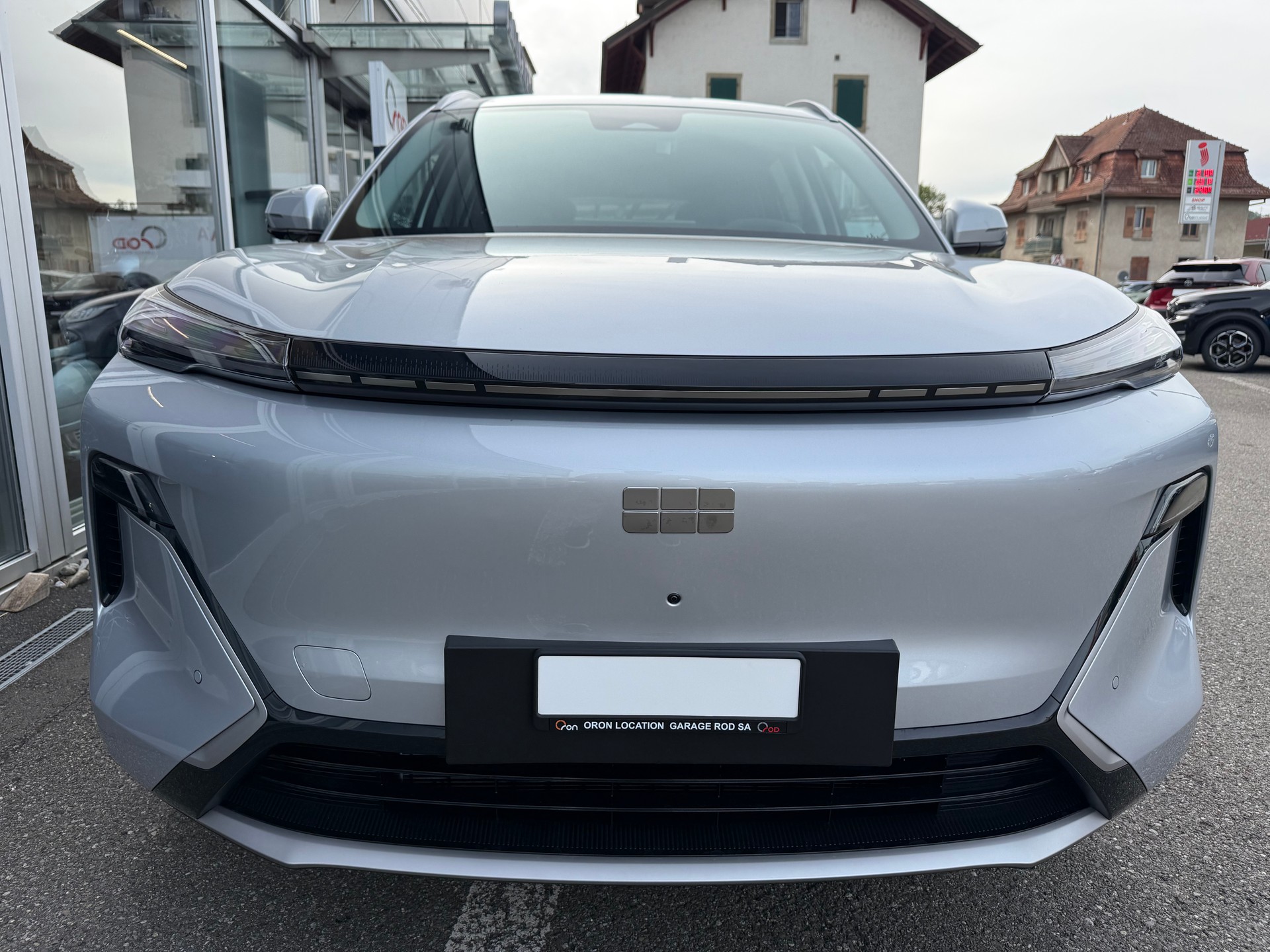 GEELY STARRAY EM-i Max+29.8 kWh cloudveil silver-image-1