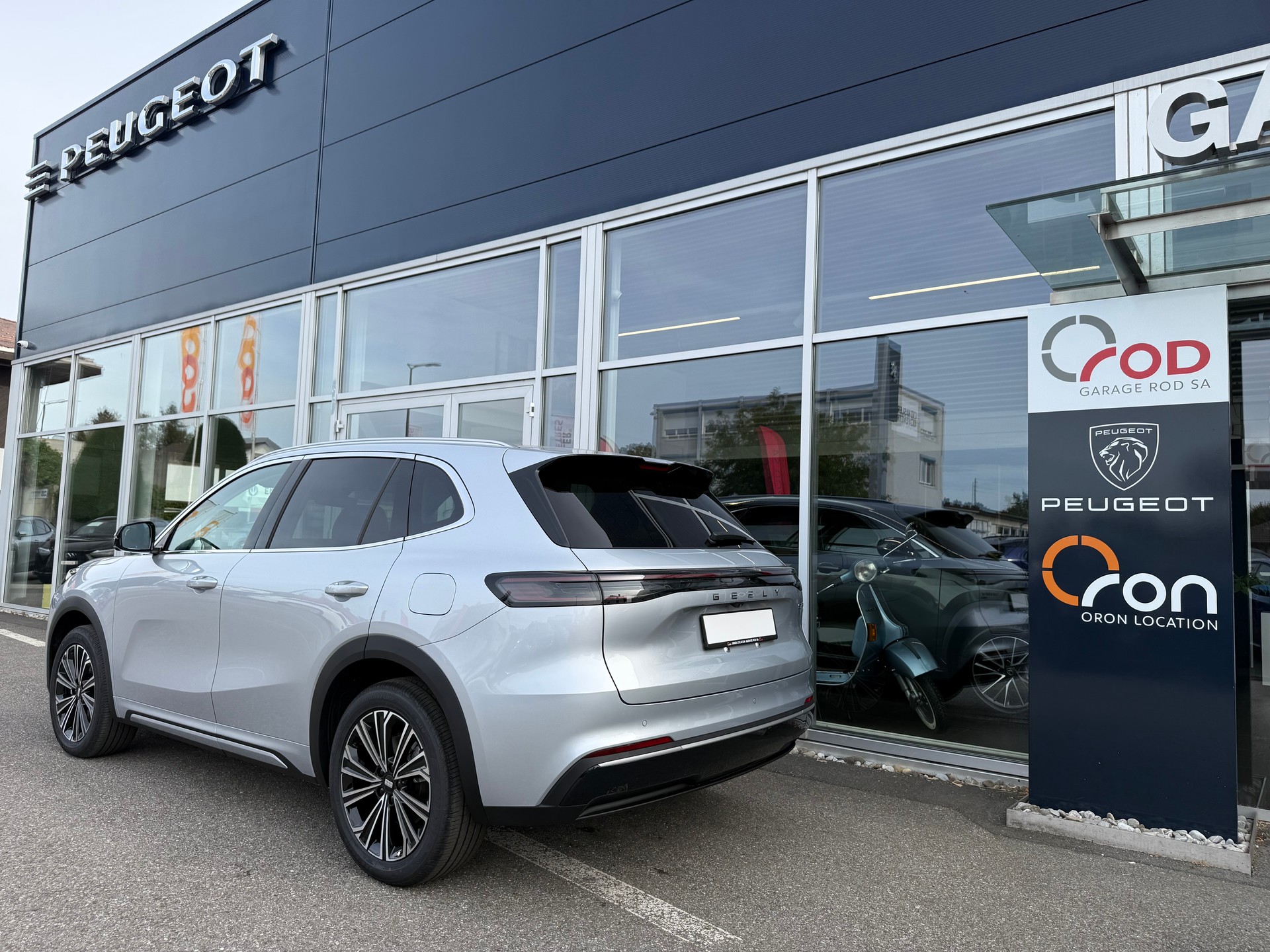 GEELY STARRAY EM-i Max+29.8 kWh cloudveil silver-image-6