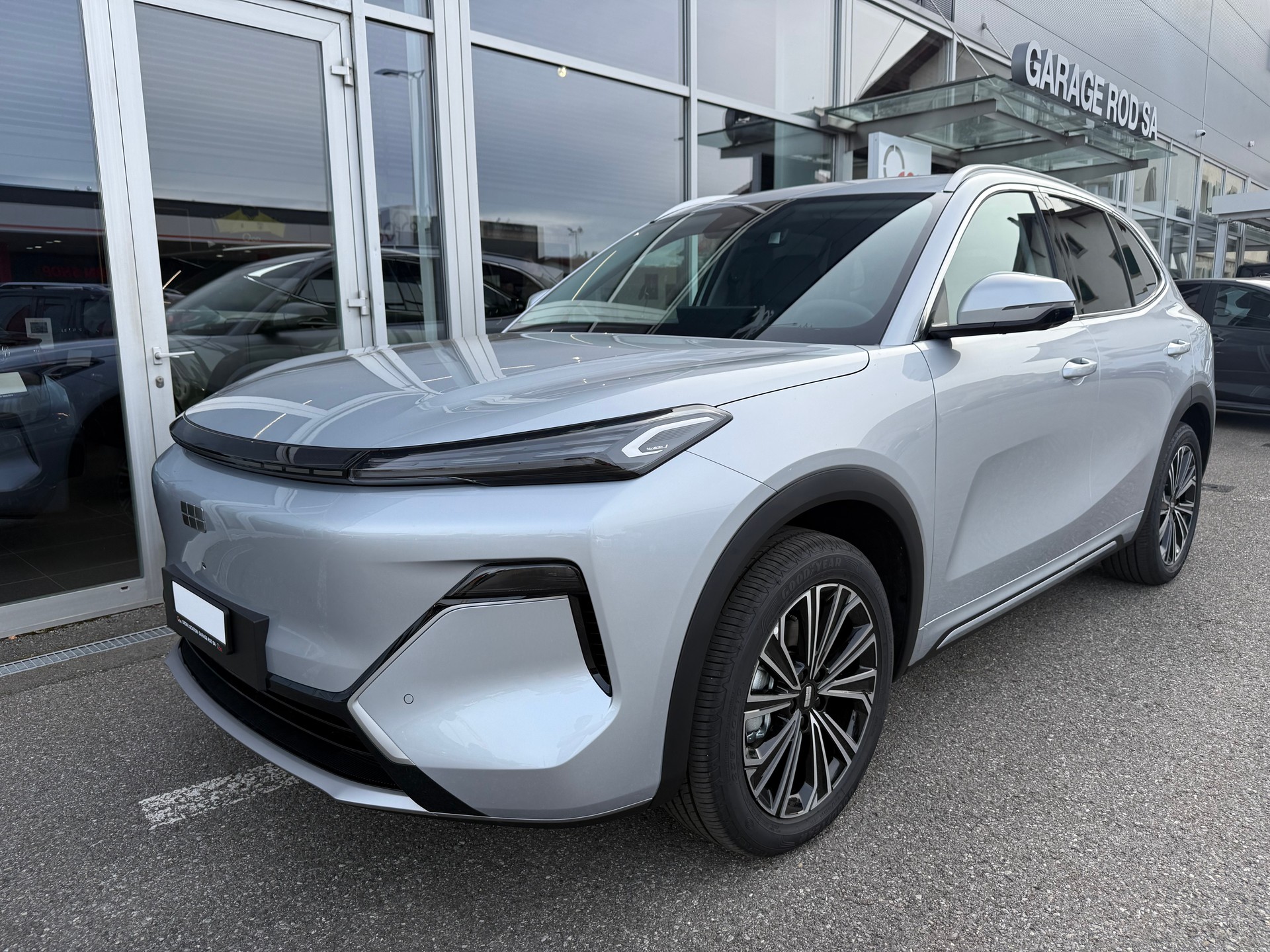 GEELY STARRAY EM-i Max+29.8 kWh cloudveil silver-image-0