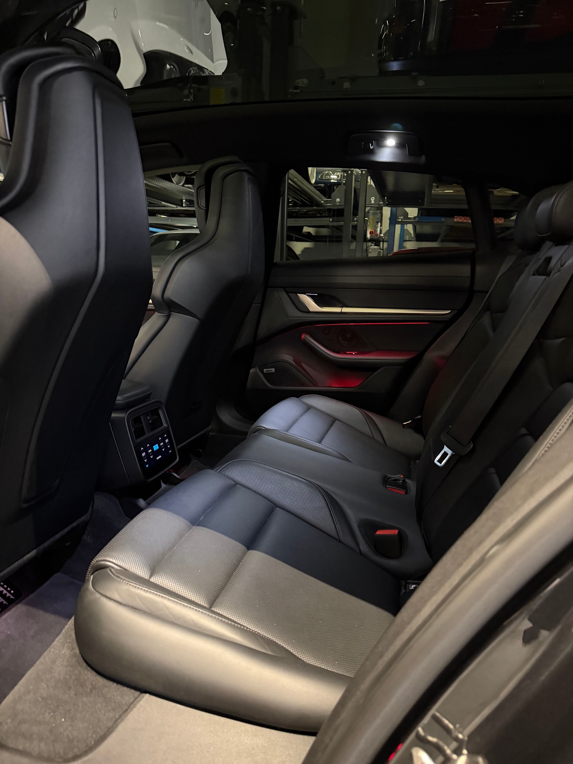 PORSCHE Taycan 4 Cross Turismo *Batterie Perf.+*-image-9