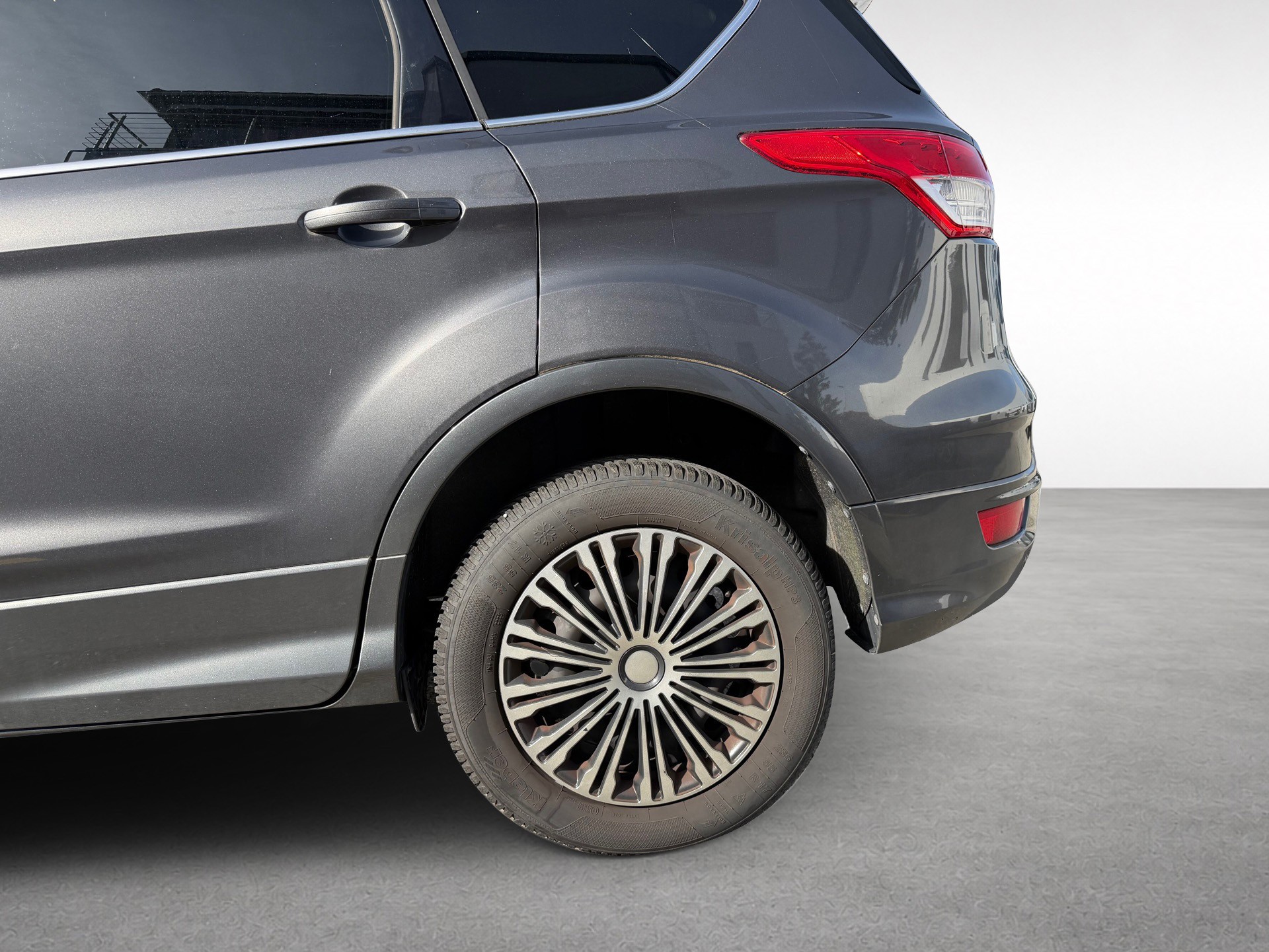 FORD Kuga 2.0 TDCi Titanium 4WD PowerShift *1. Hand* *Navi* *Winterräder*-image-9