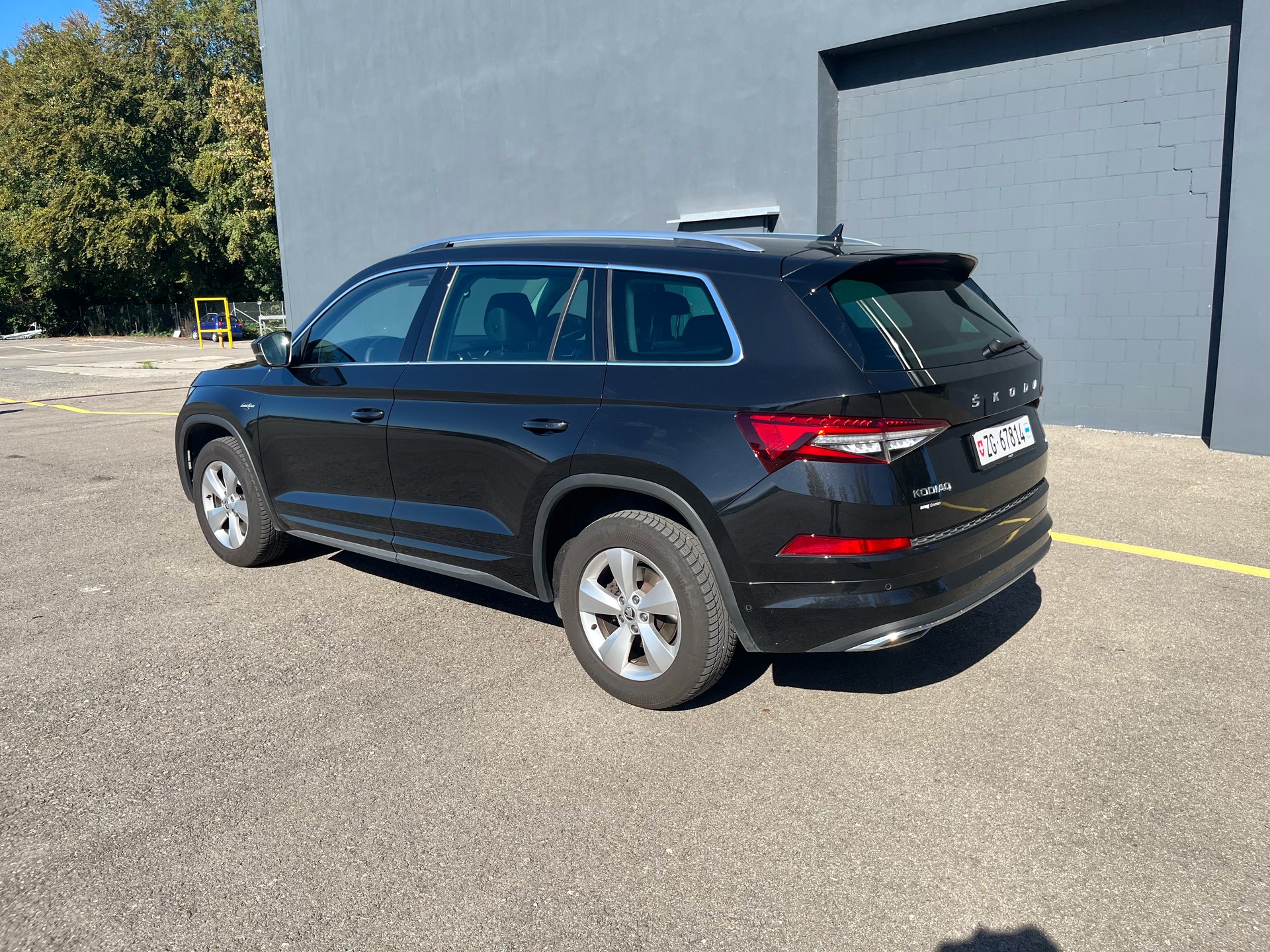 SKODA 2.0 TDI 200 PS L & K 4x4 DSG Optional 7 Plätze 8-Fach bereift, aus 1. Hand Top-Luxusausstattung & frisch ab Service-image-2