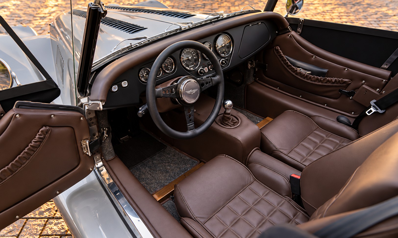 MORGAN Plus 4 2.0 - 70th Anniversary Edition-image-4