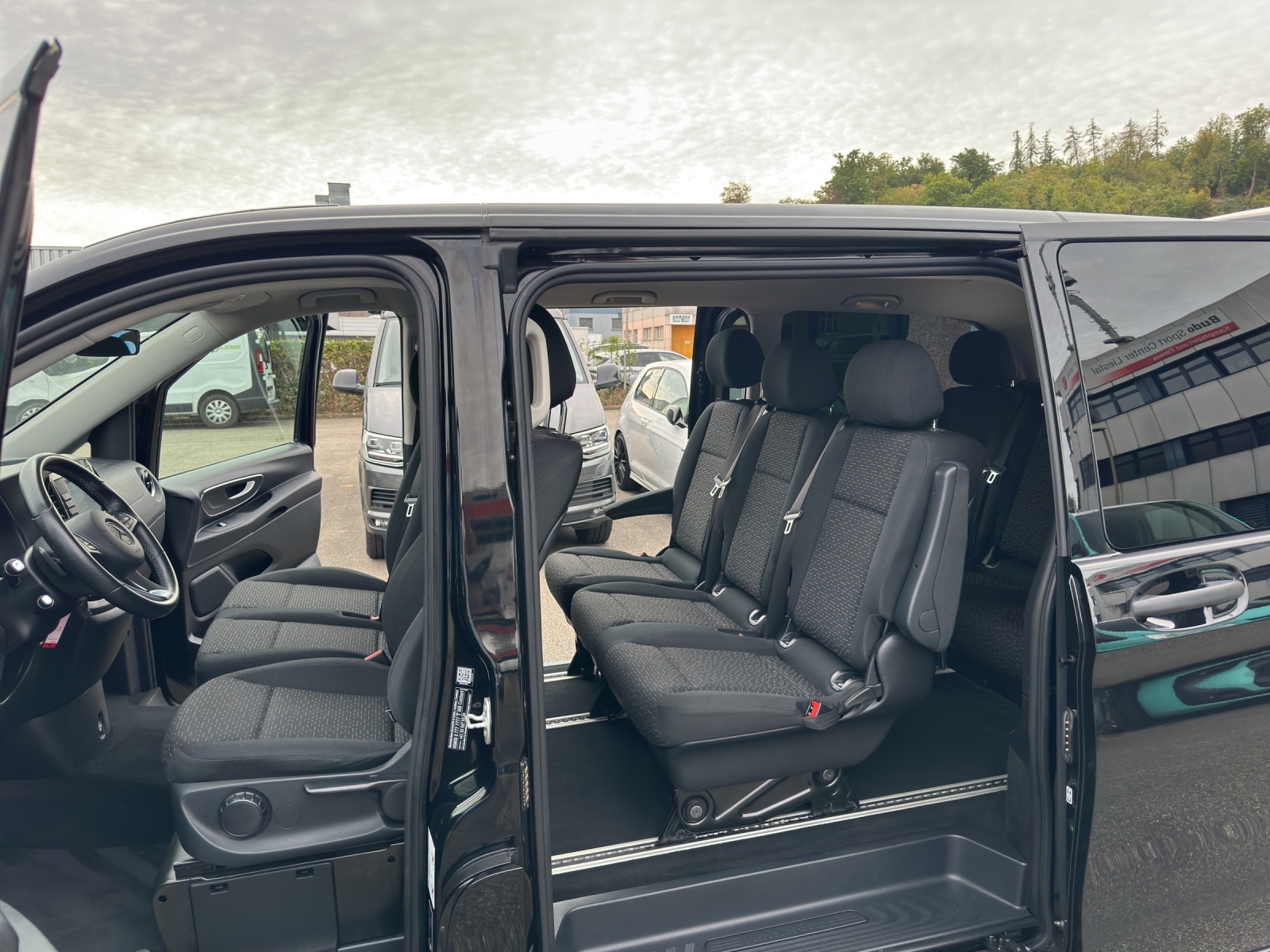 MERCEDES-BENZ Vito 116 CDI Lang Select Tourer 4Matic 9G-Tronic-image-19