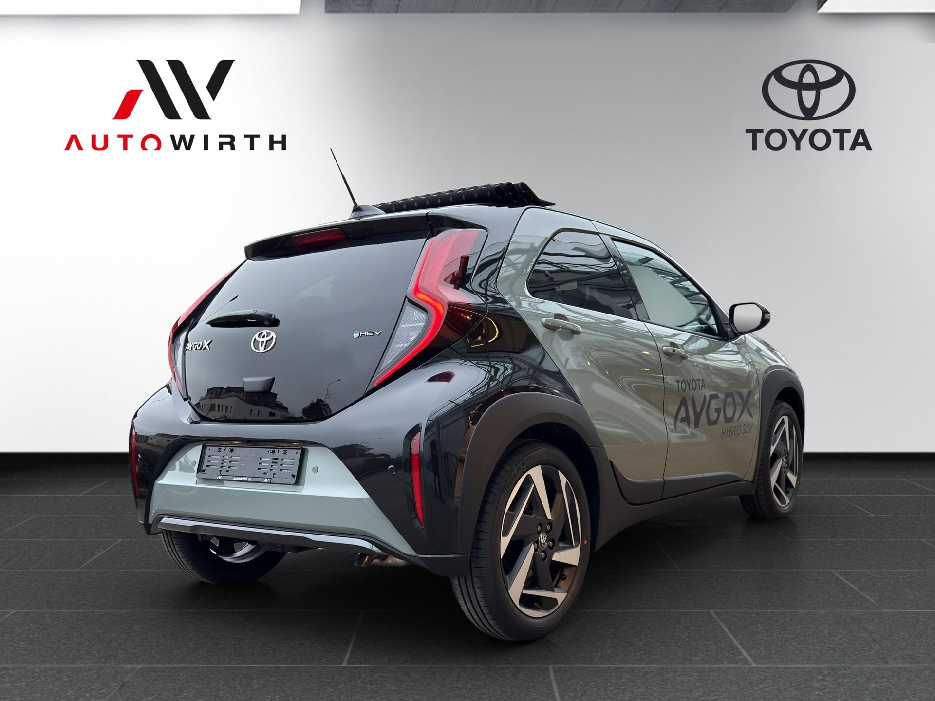 TOYOTA Aygo X 1.5 VVT-i HSD Style Cabrio-image-4