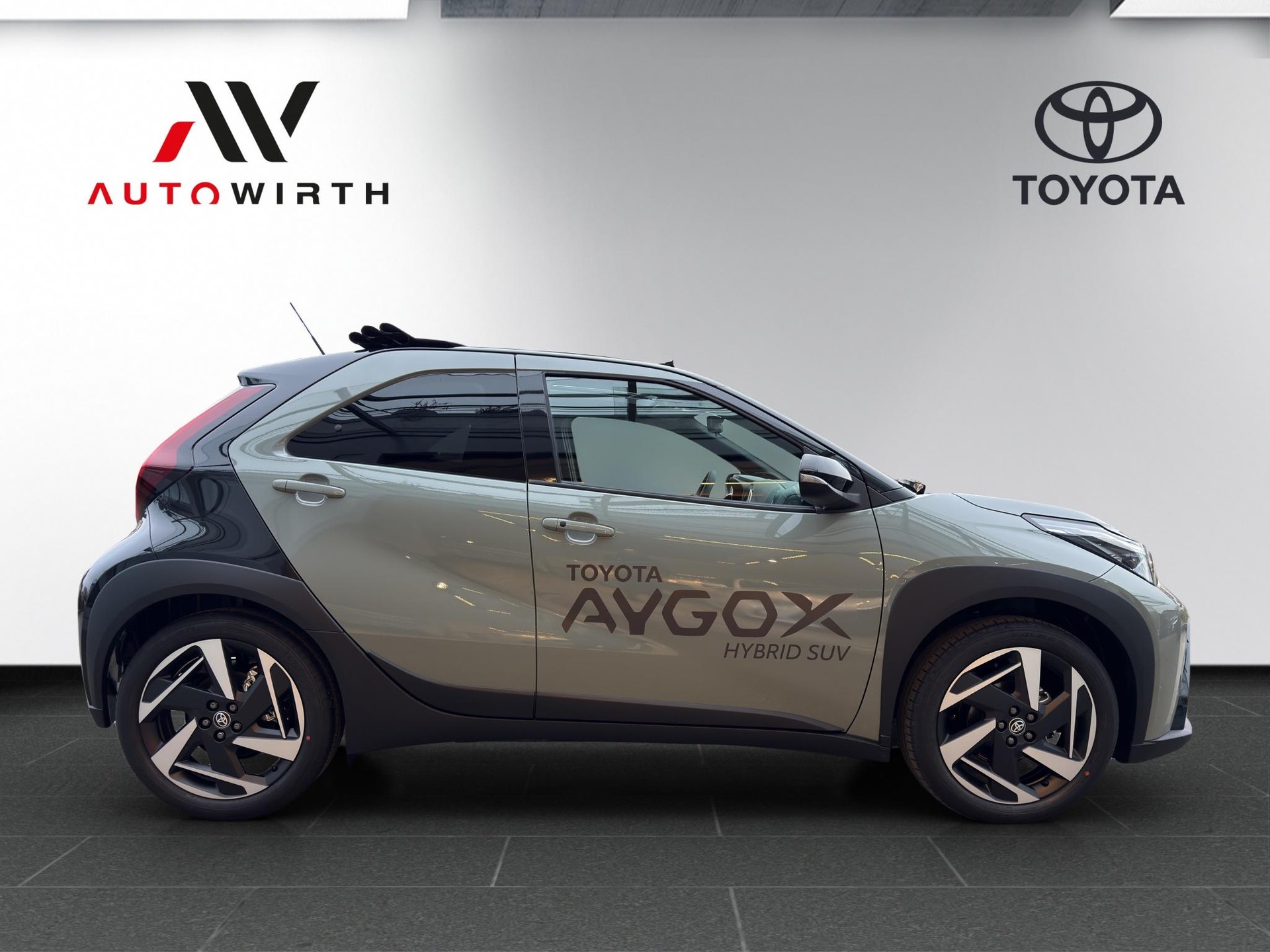 TOYOTA Aygo X 1.5 VVT-i HSD Style Cabrio-image-3