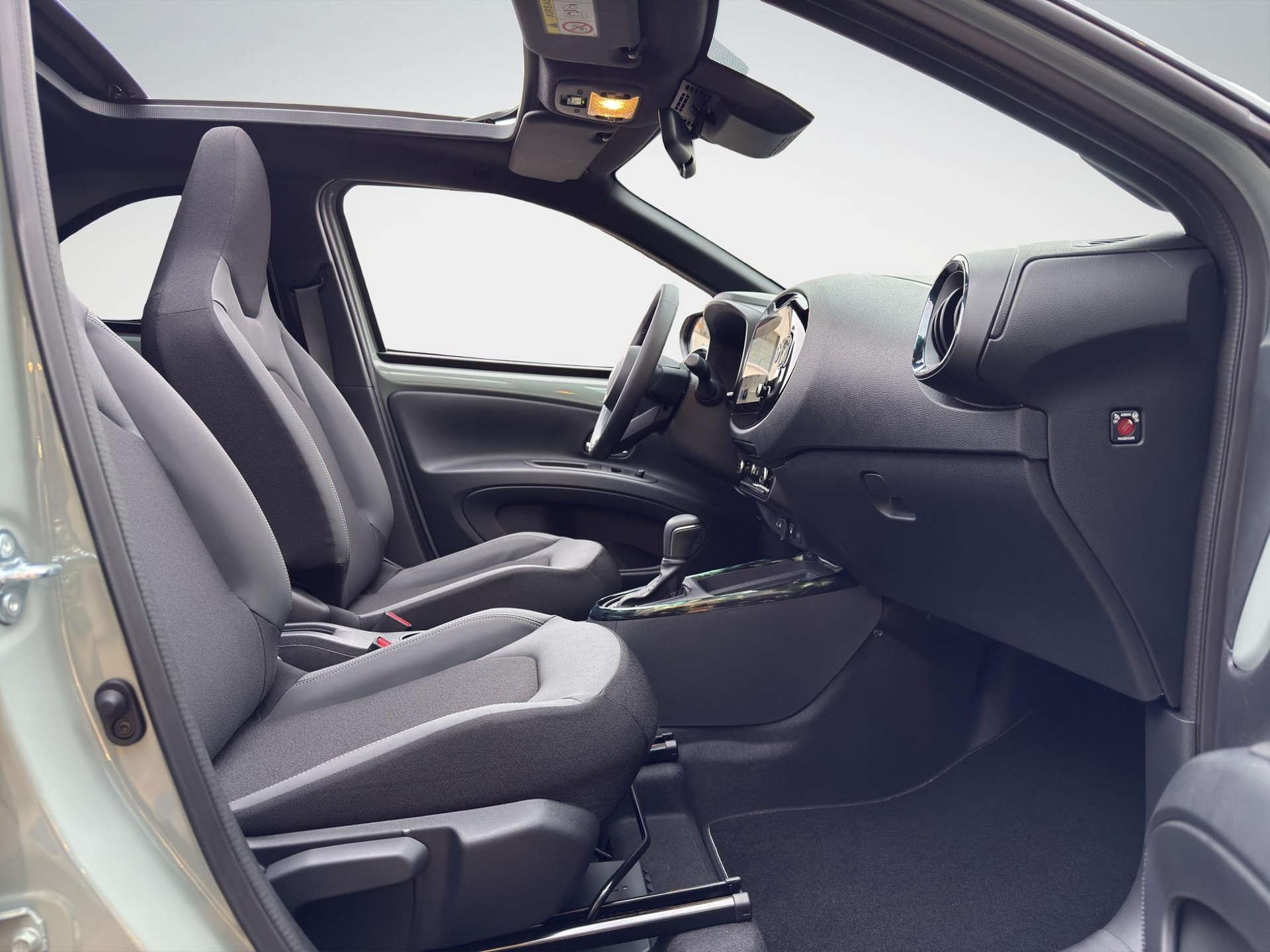 TOYOTA Aygo X 1.5 VVT-i HSD Style Cabrio-image-15