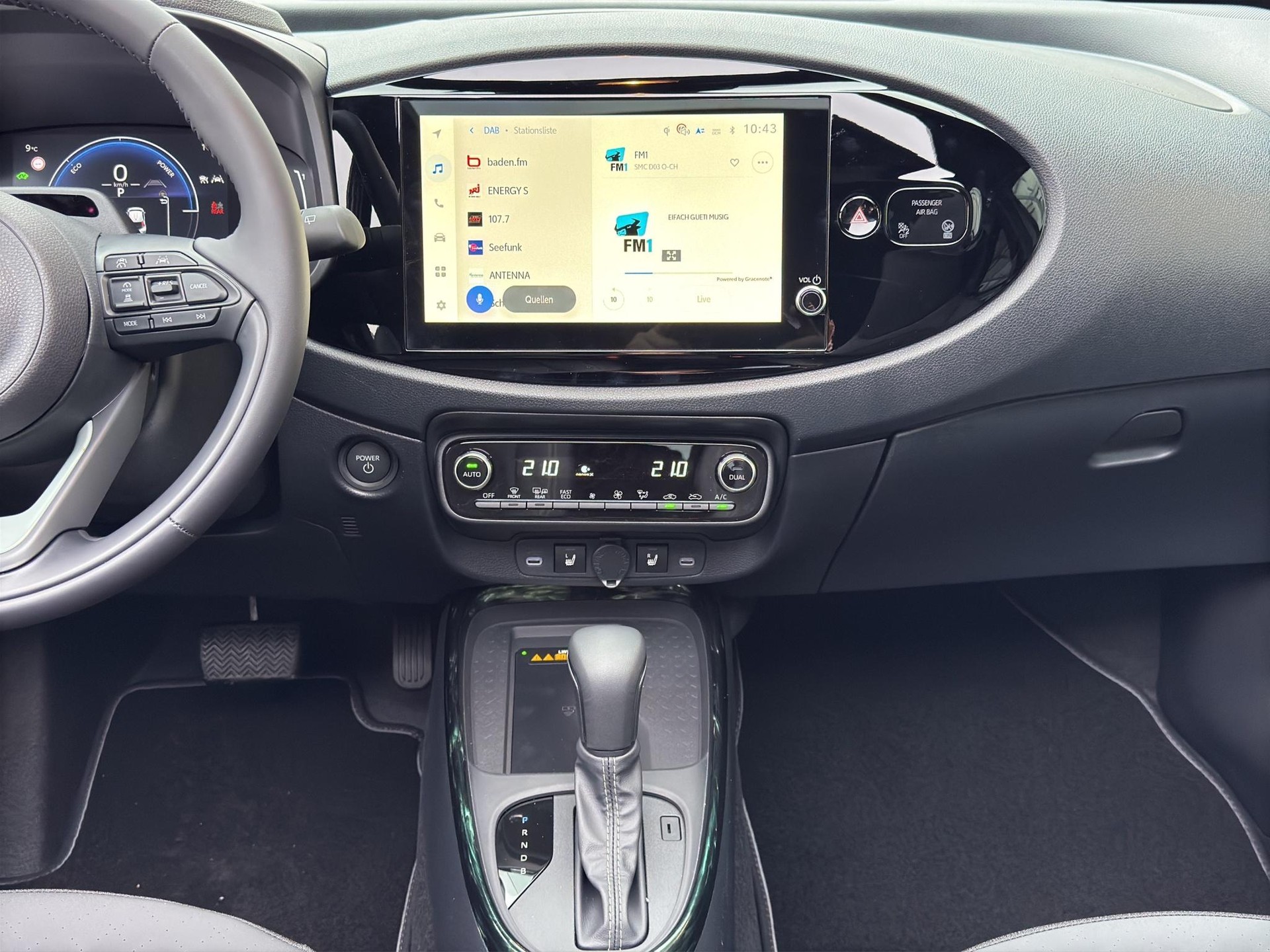TOYOTA Aygo X 1.5 VVT-i HSD Style Cabrio-image-12