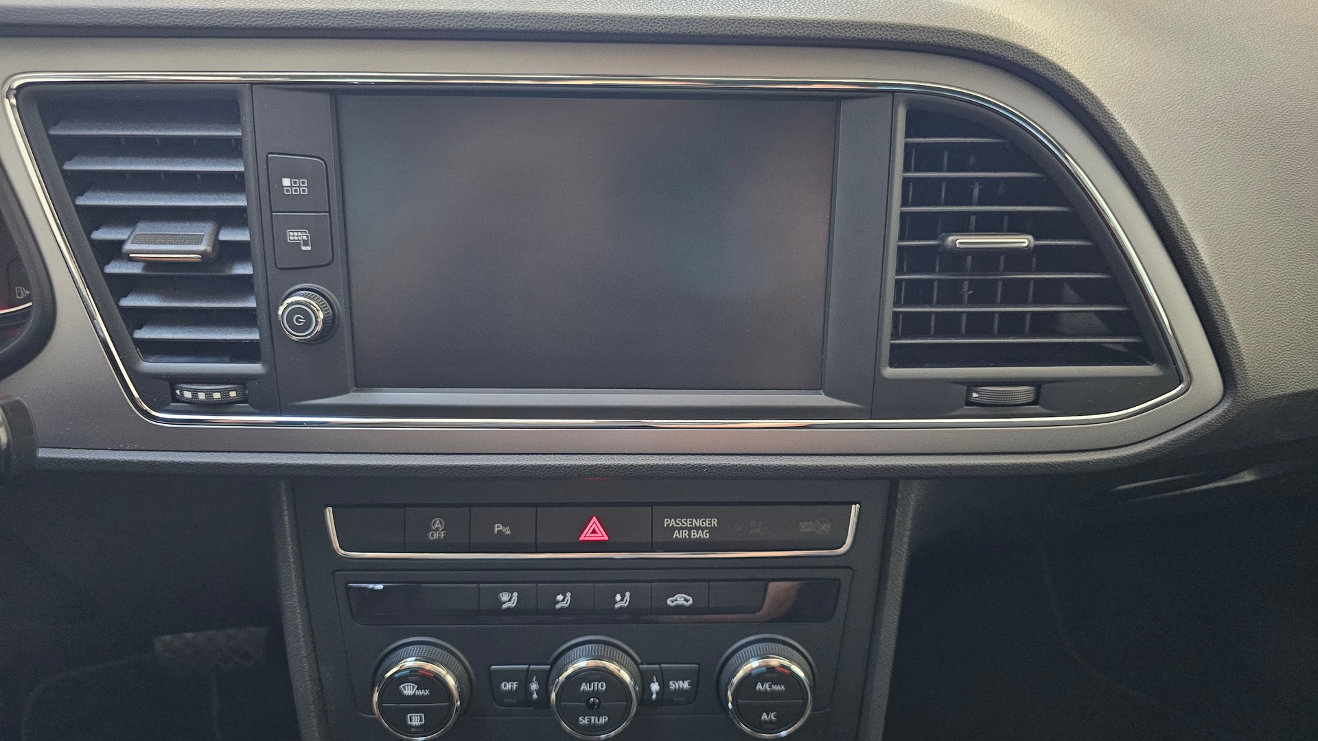 SEAT Leon ST 1.6 TDI CR Style DSG-image-16