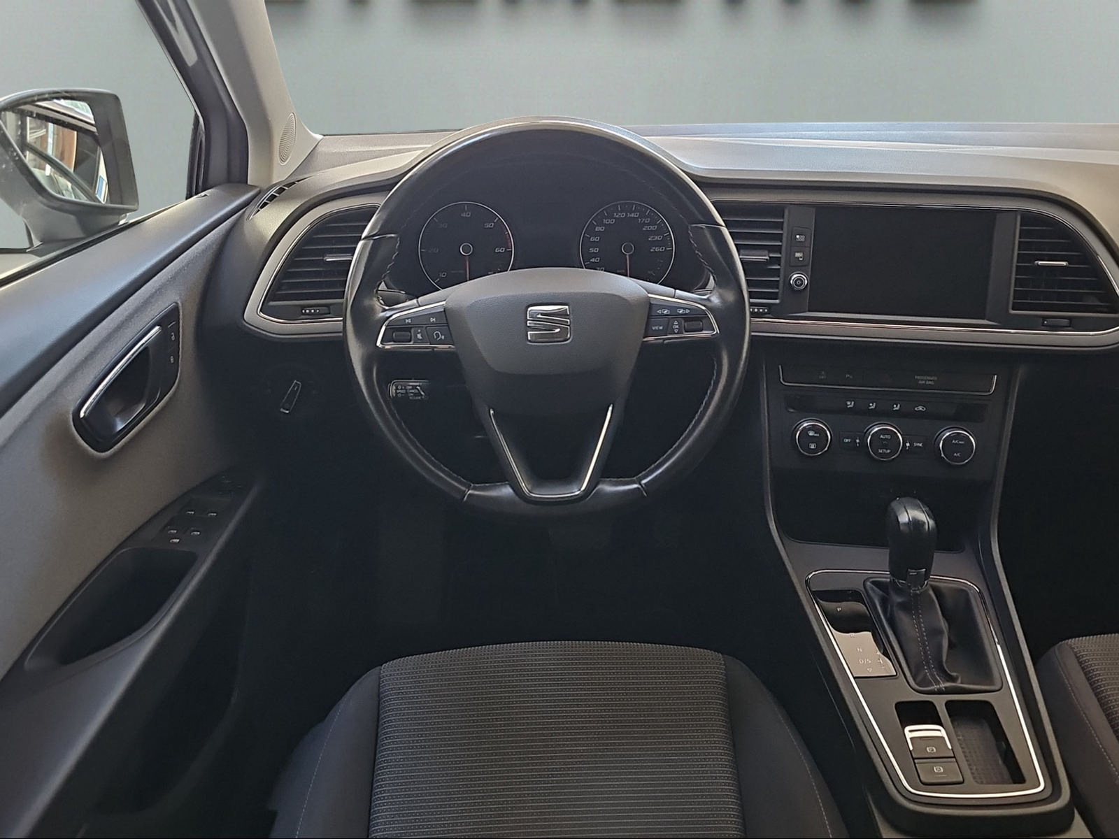 SEAT Leon ST 1.6 TDI CR Style DSG-image-10