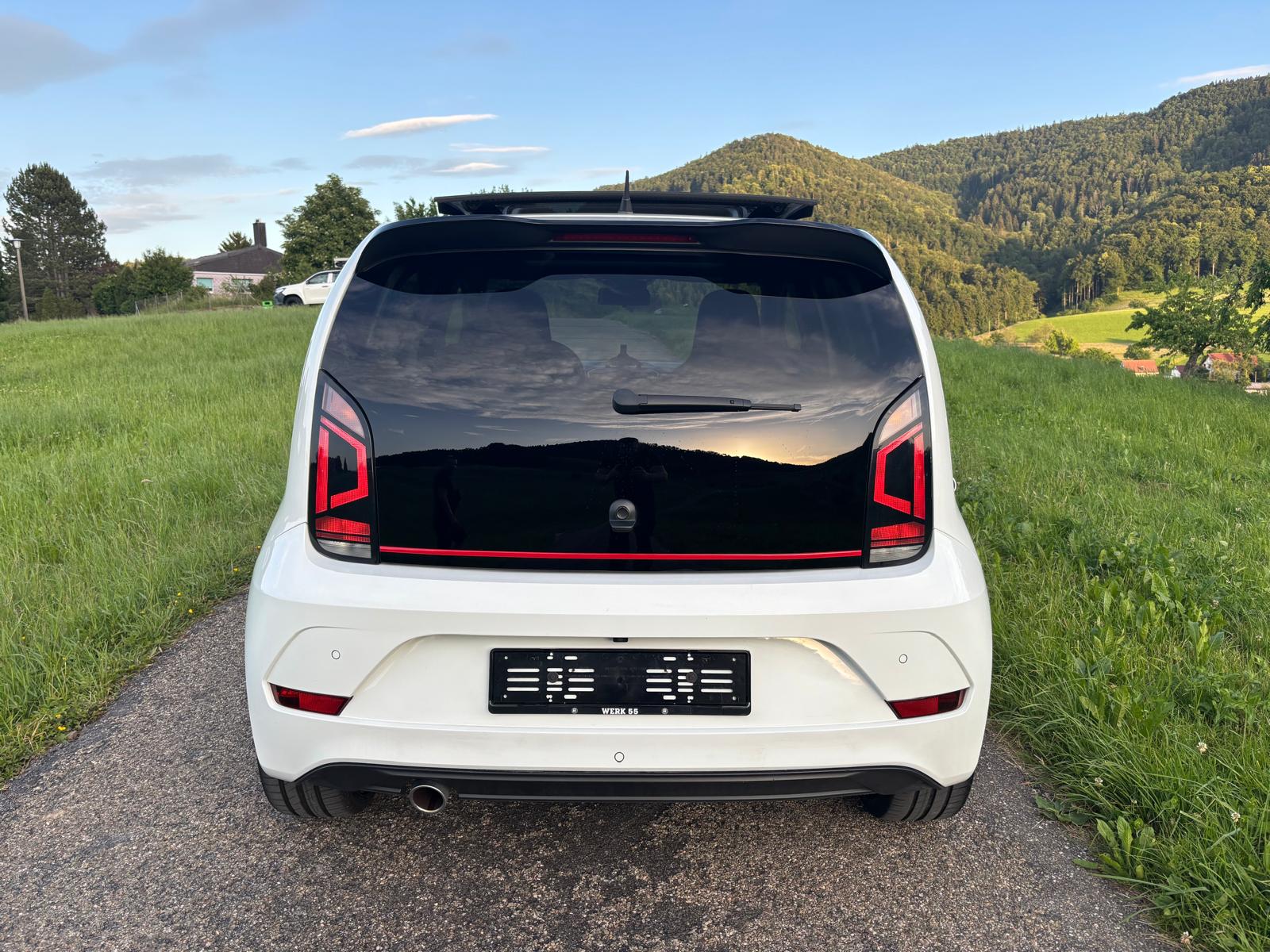 VW Up 1.0 TSI GTI-image-3