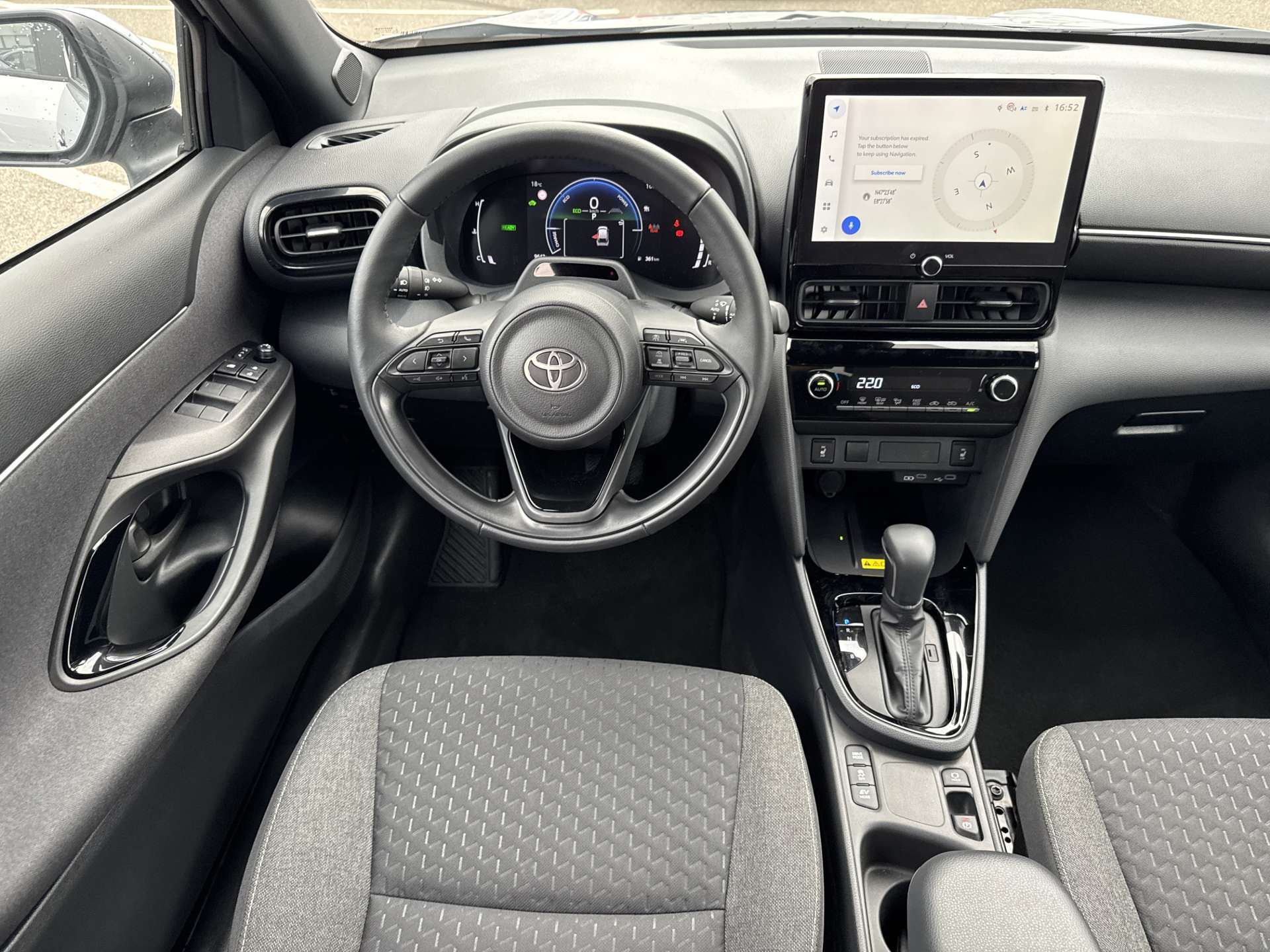 TOYOTA Yaris Cross 1.5 Trend e-CVT Automat-image-4