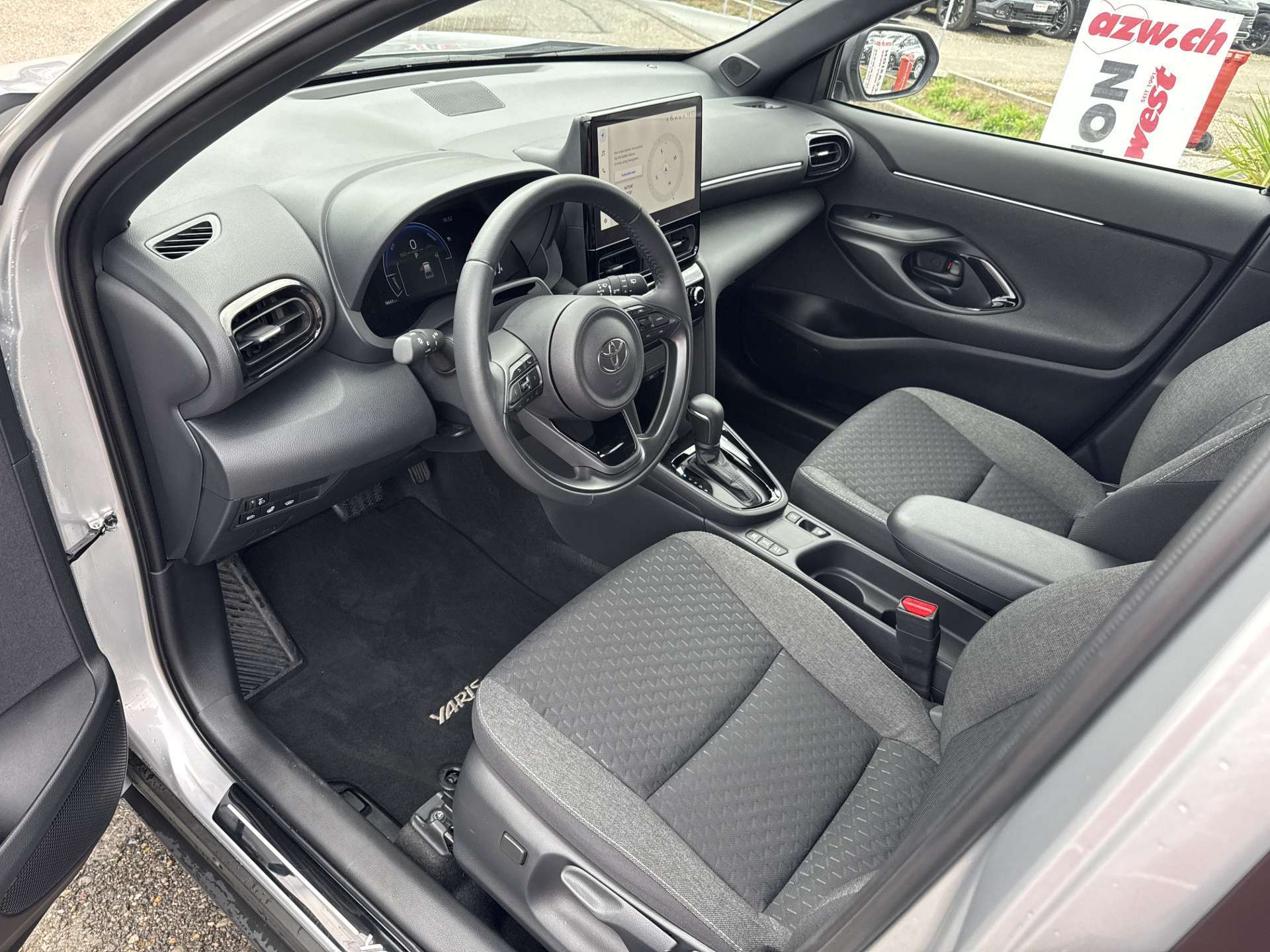 TOYOTA Yaris Cross 1.5 Trend e-CVT Automat-image-5