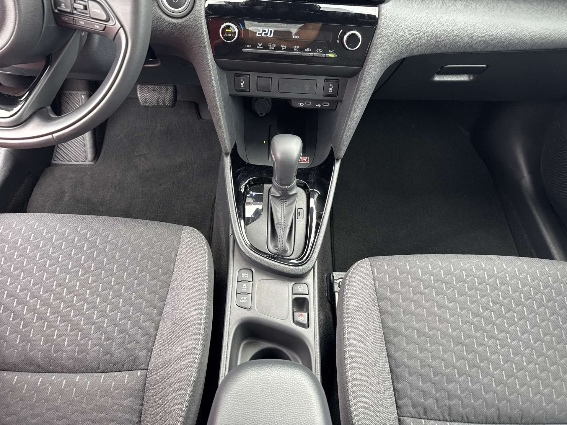 TOYOTA Yaris Cross 1.5 Trend e-CVT Automat-image-11