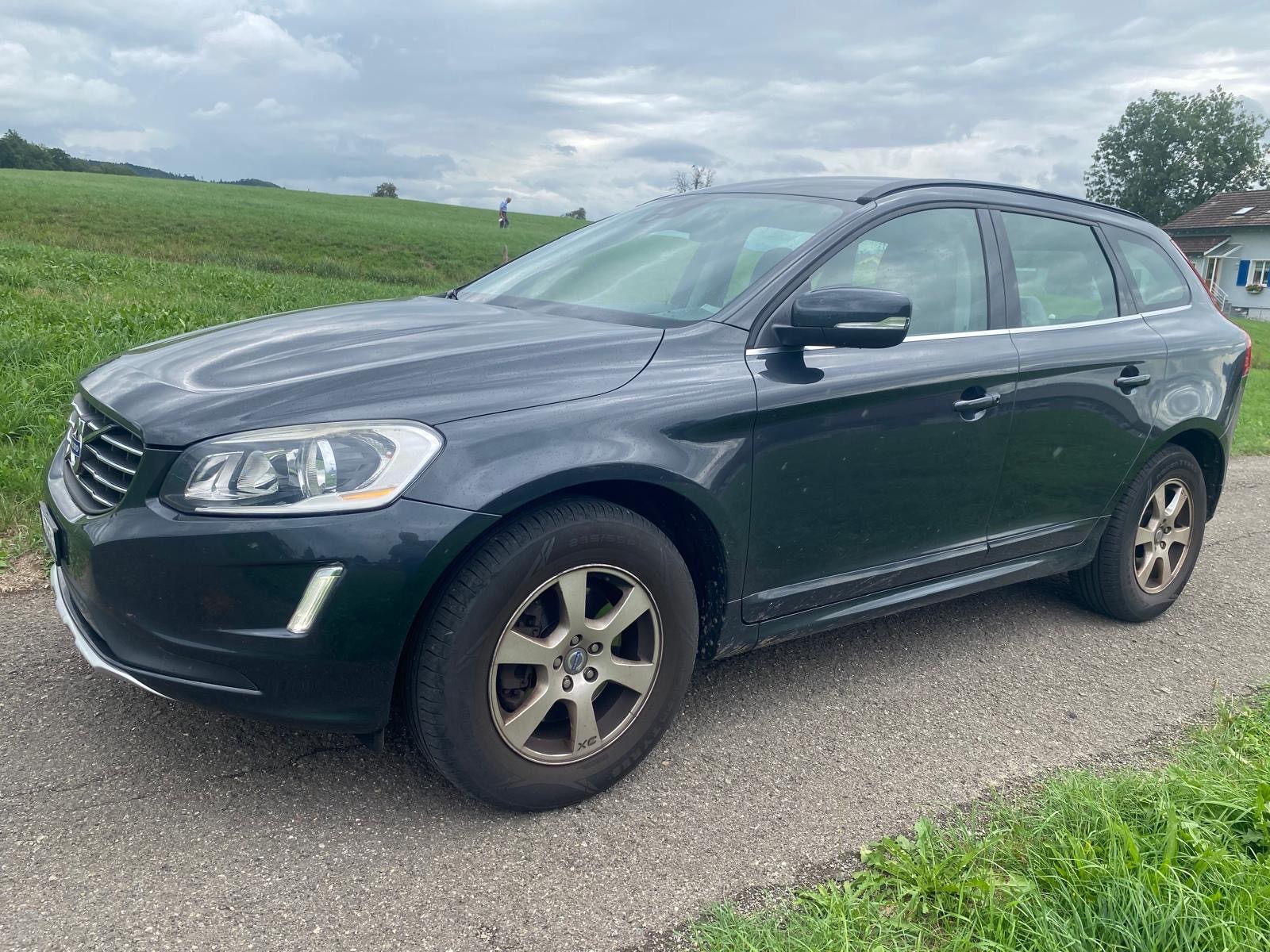 VOLVO XC60 D4 AWD Momentum Geartronic-image-0
