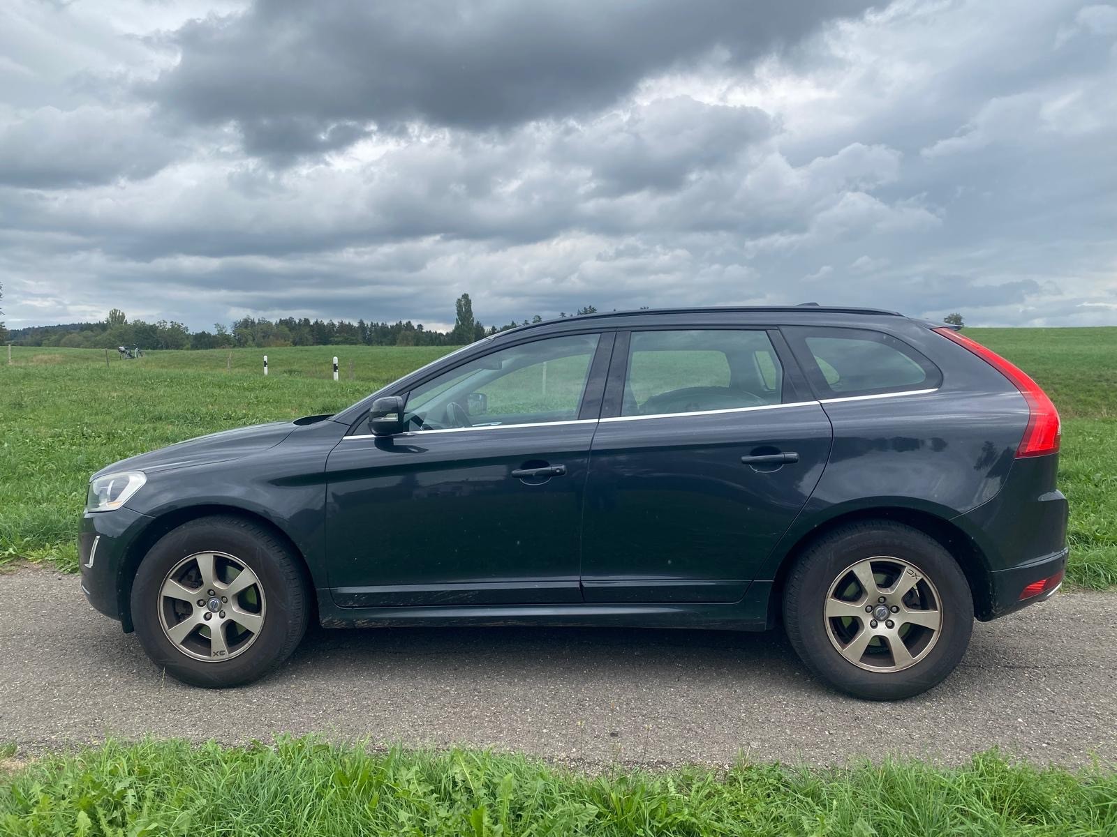VOLVO XC60 D4 AWD Momentum Geartronic-image-5