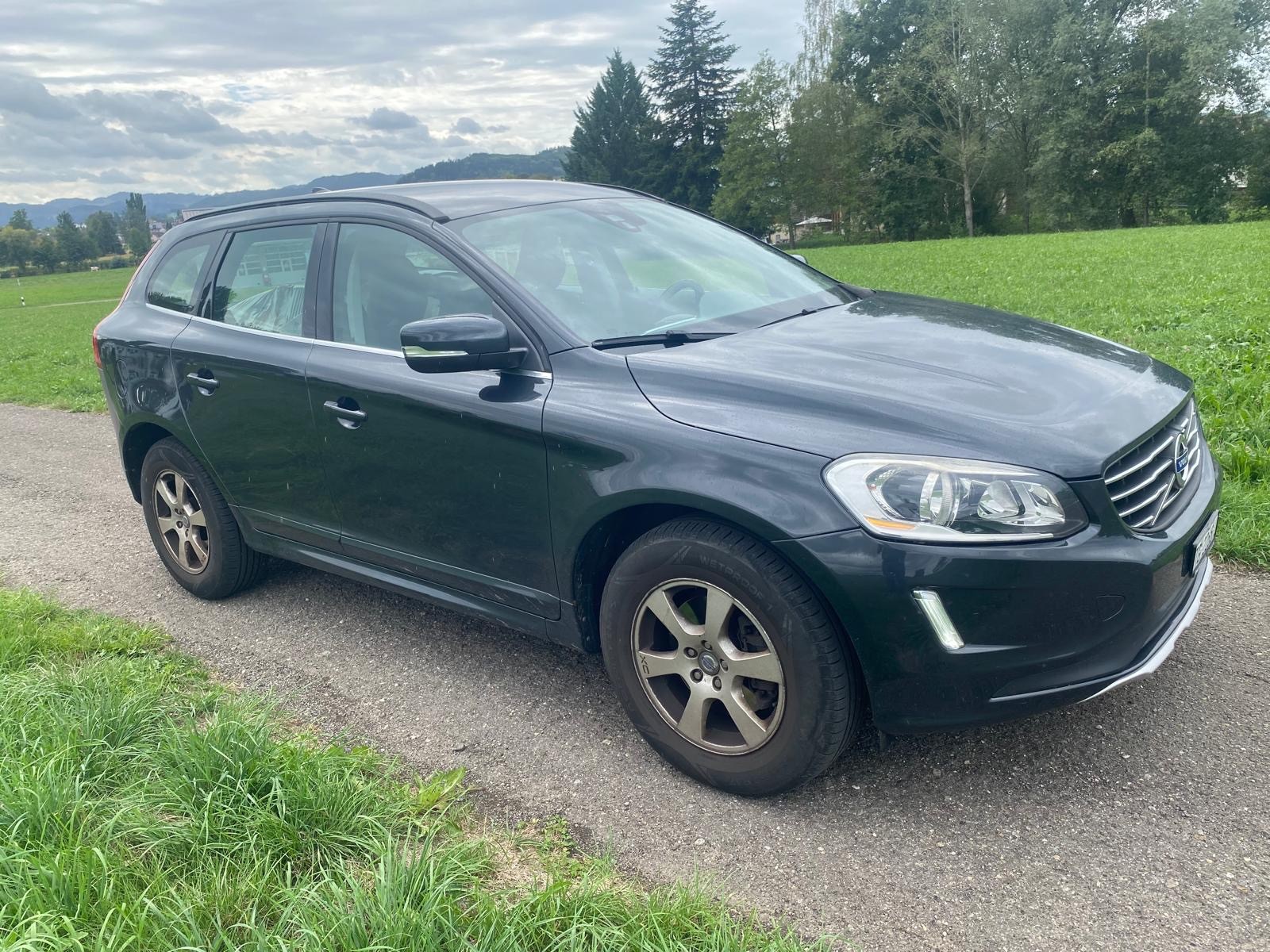 VOLVO XC60 D4 AWD Momentum Geartronic-image-1