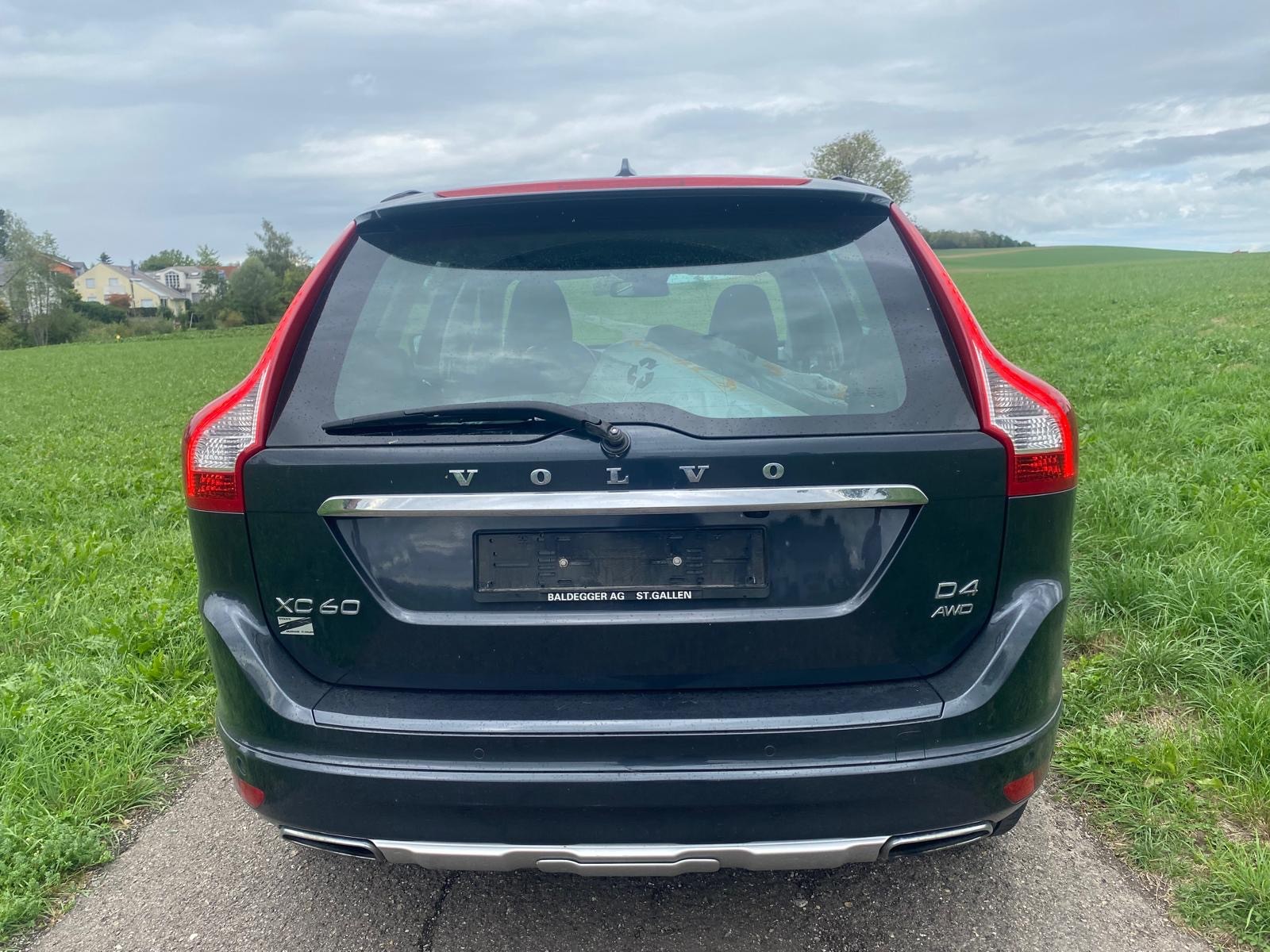 VOLVO XC60 D4 AWD Momentum Geartronic-image-6