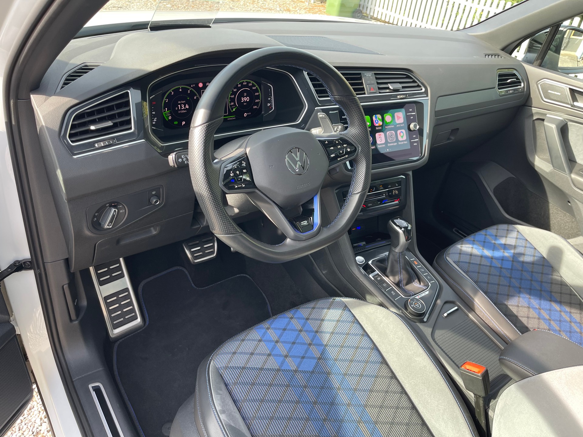 VW Tiguan 2.0TSI R 4Motion DSG-image-8