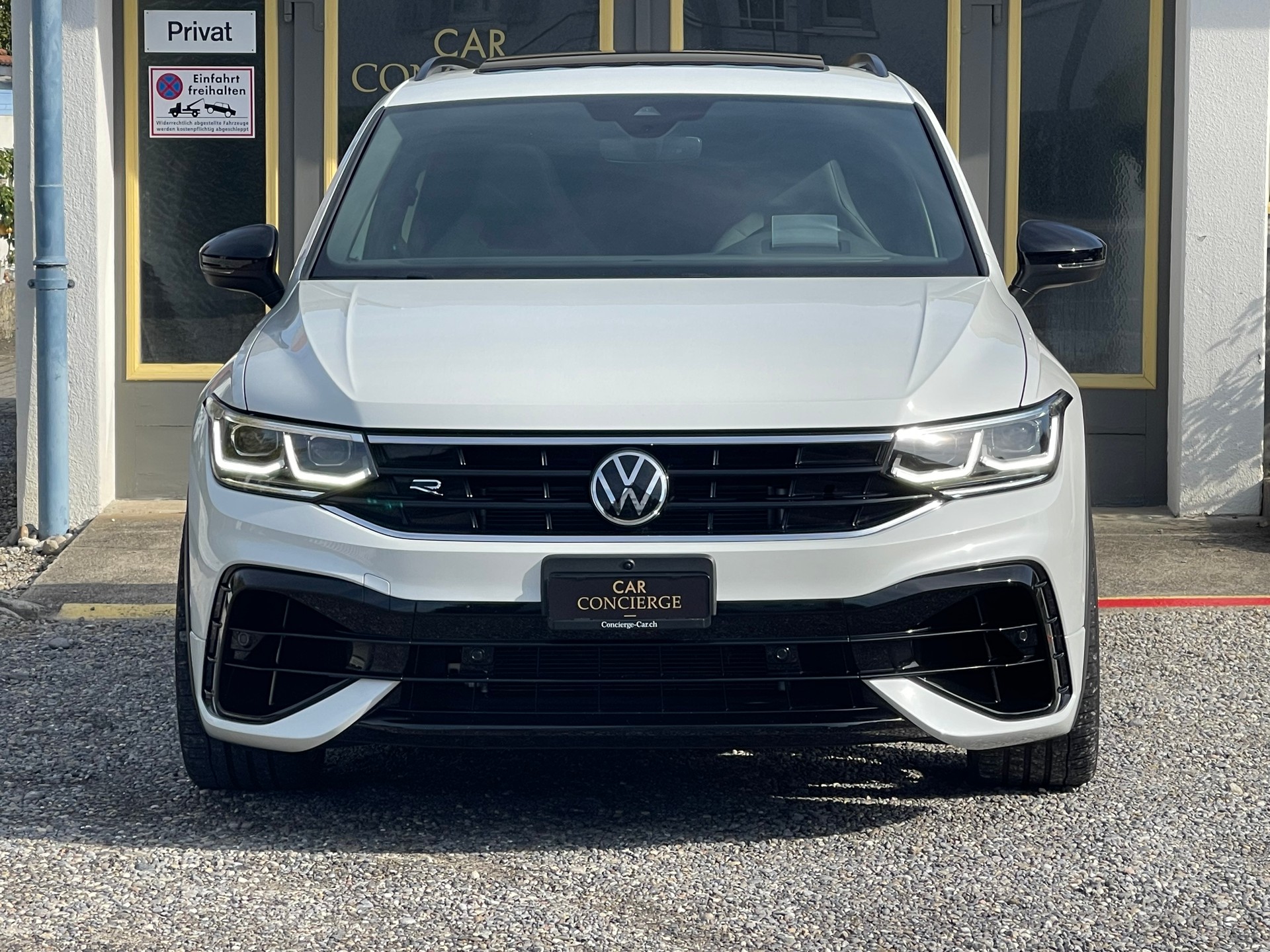 VW Tiguan 2.0TSI R 4Motion DSG-image-2