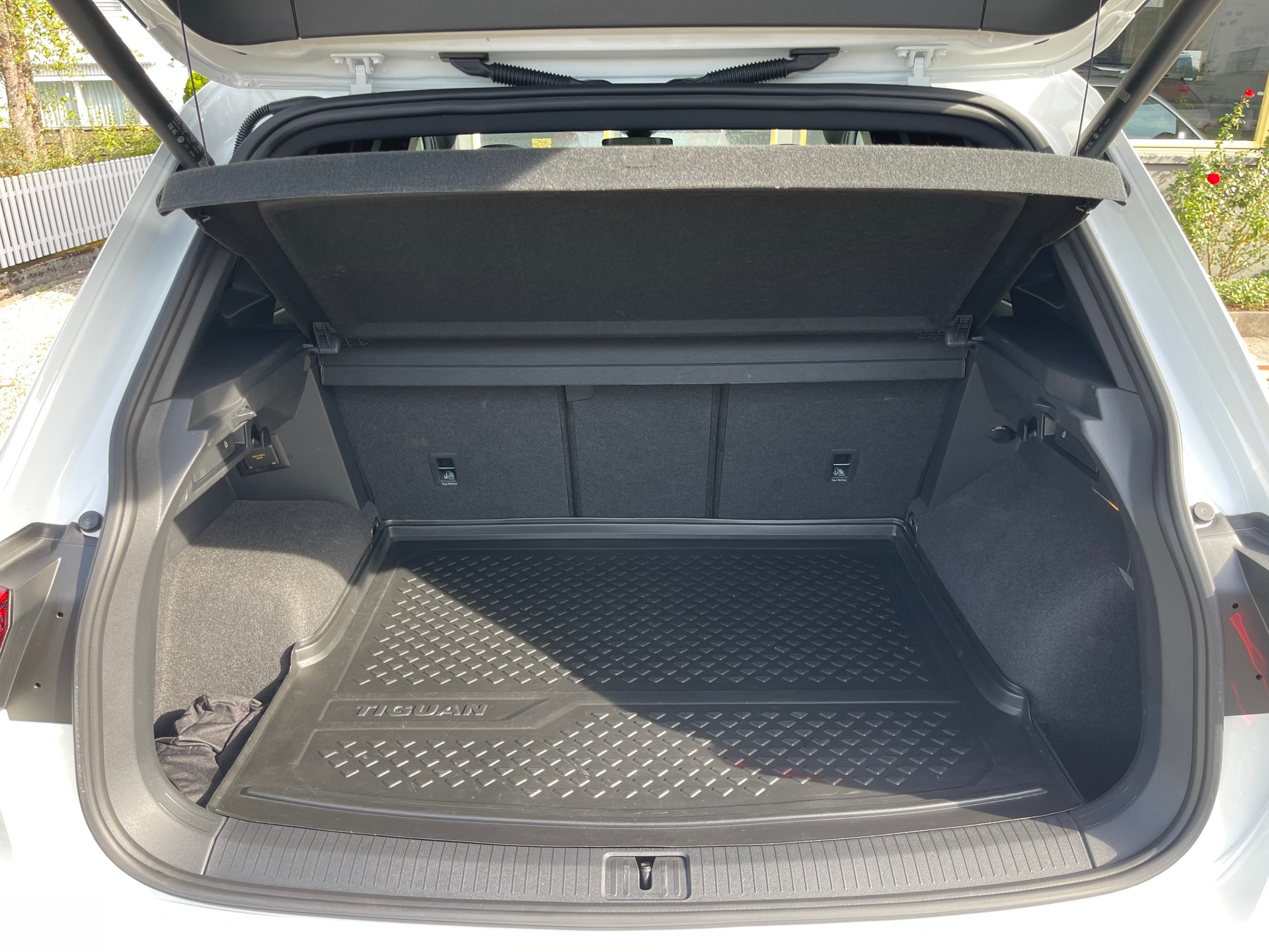 VW Tiguan 2.0TSI R 4Motion DSG-image-15