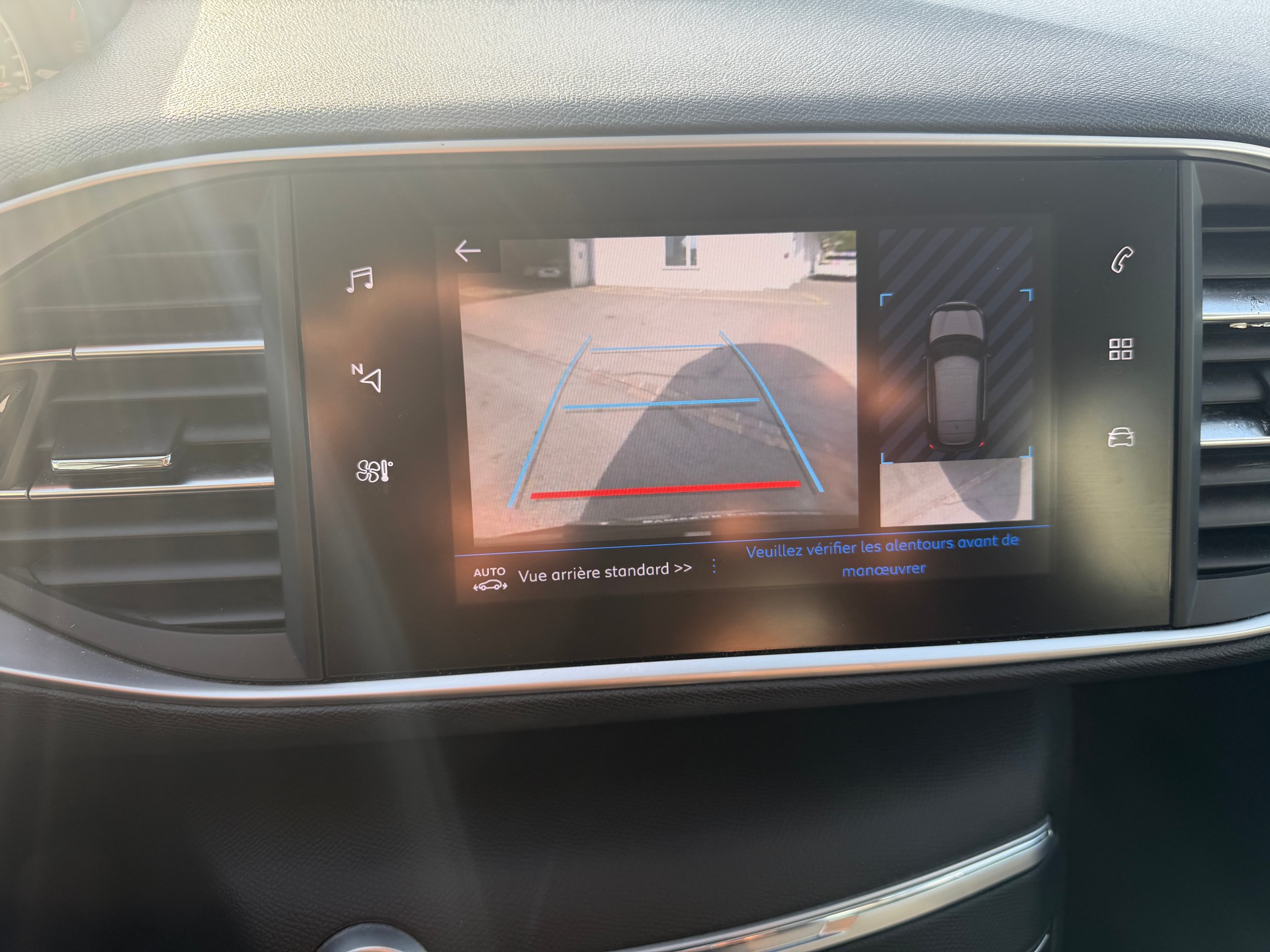 PEUGEOT 308 1.2 Pure Tech Tech Edition EAT8-image-12