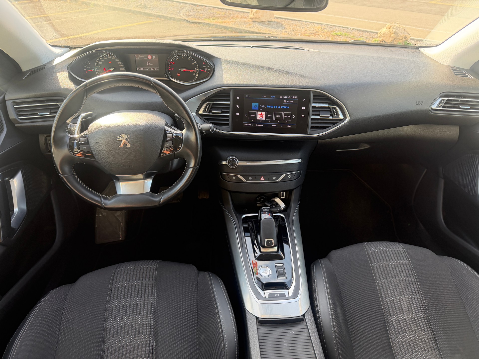 PEUGEOT 308 1.2 Pure Tech Tech Edition EAT8-image-9
