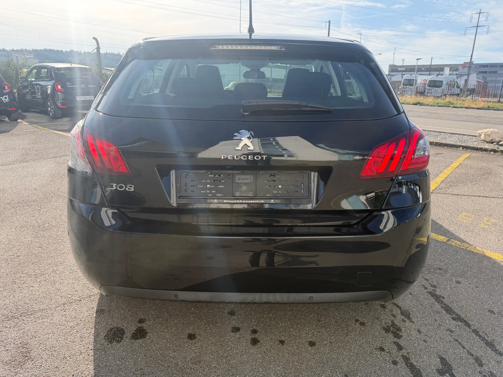 PEUGEOT 308 1.2 Pure Tech Tech Edition EAT8-image-4