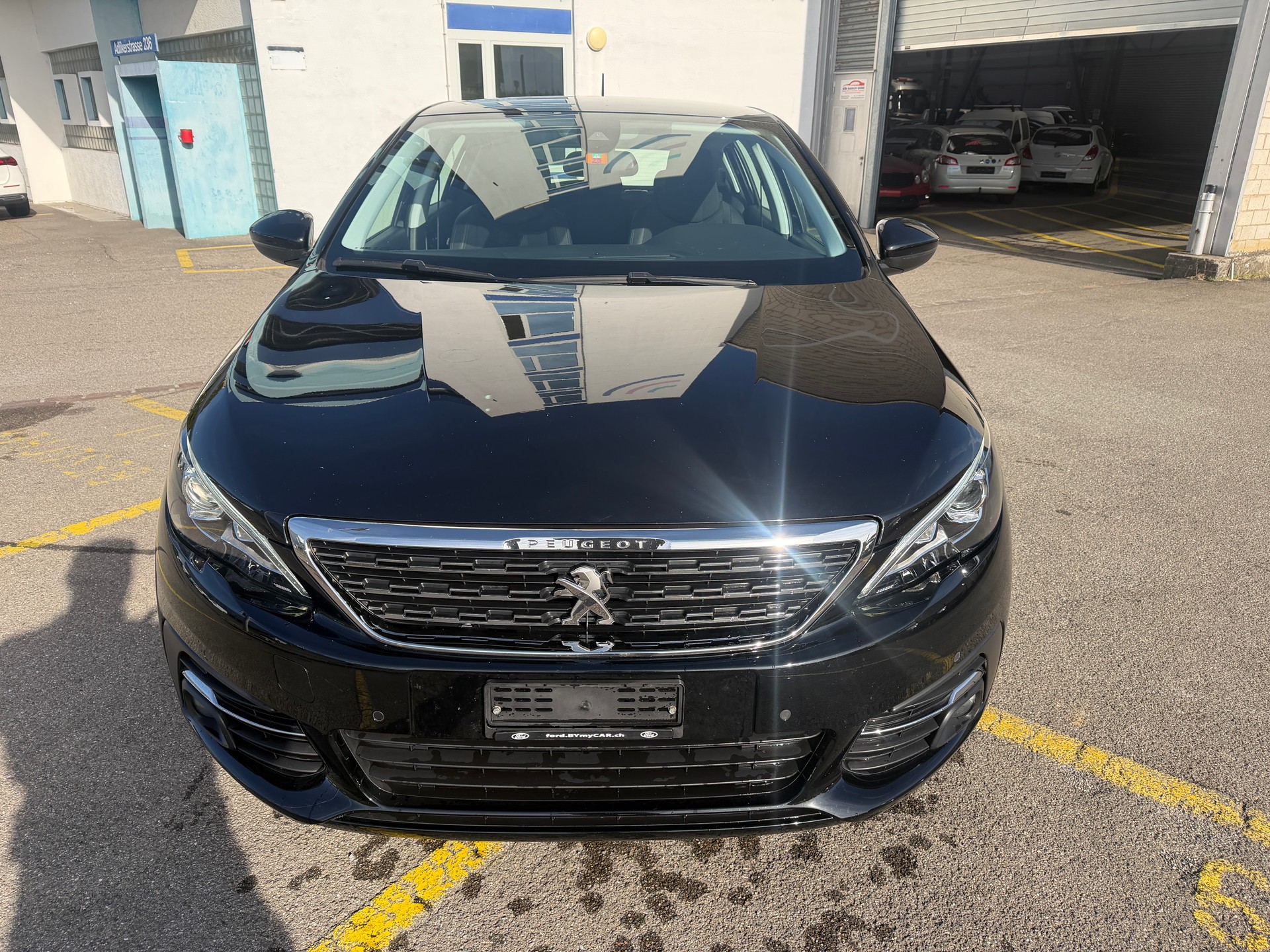 PEUGEOT 308 1.2 Pure Tech Tech Edition EAT8-image-0