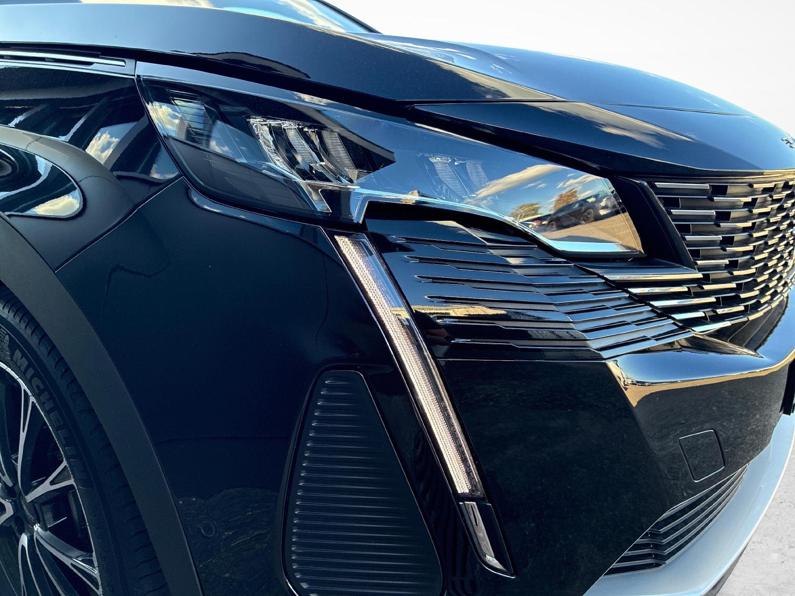 PEUGEOT 3008 1.2 Hybrid Allure Pack-image-16