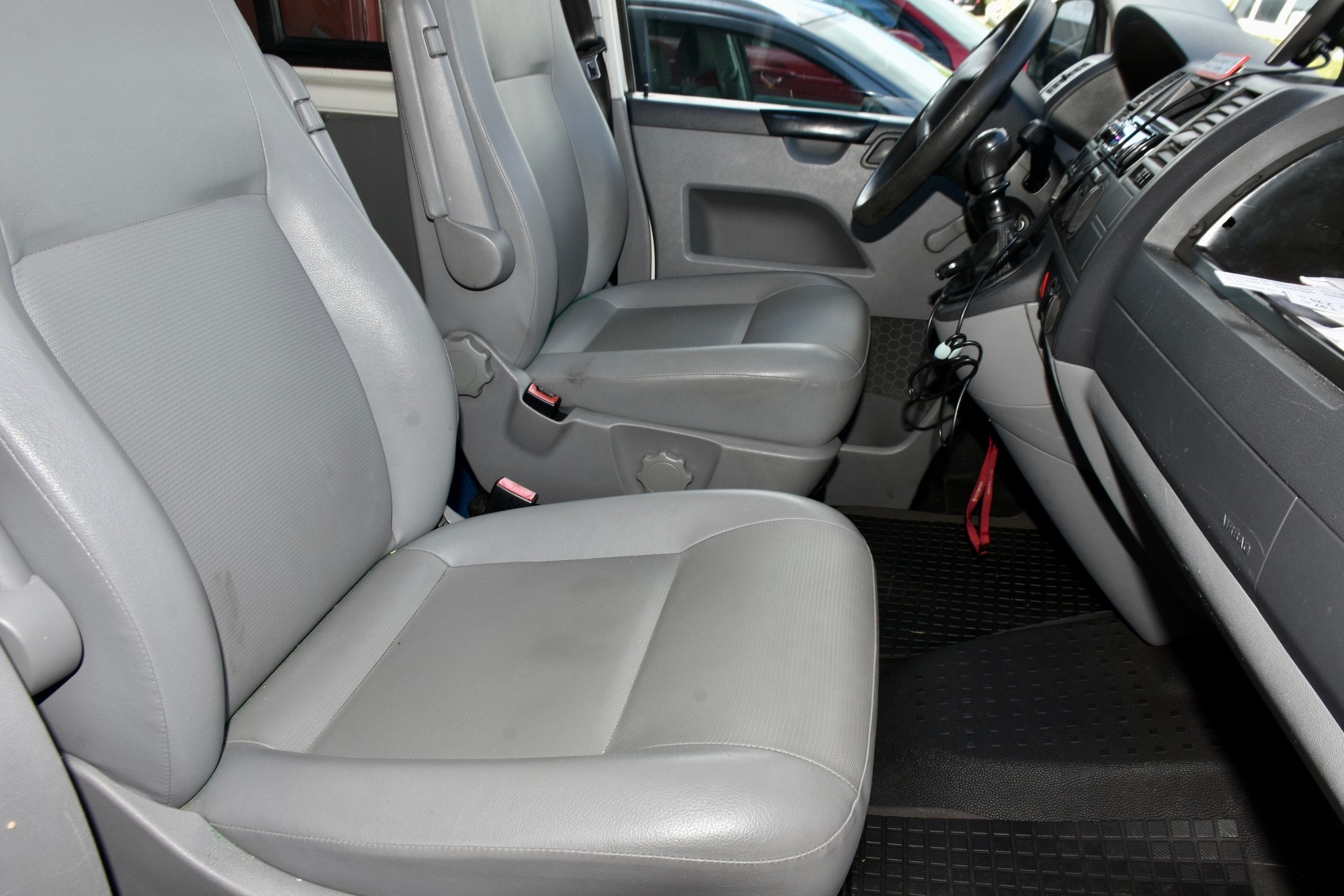 VW T5 Caravelle Trend 2.5 TDI PD-image-5