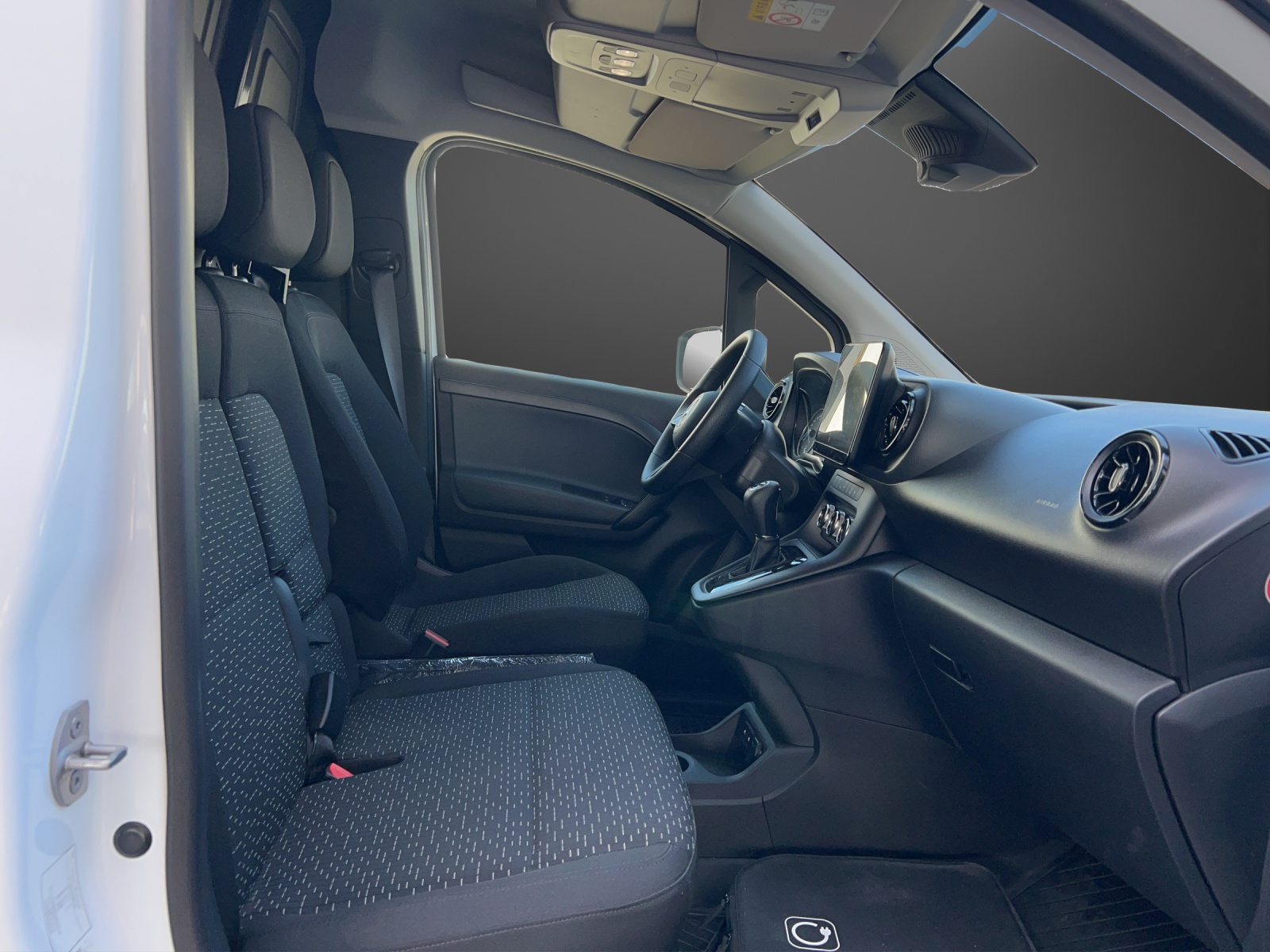 MERCEDES-BENZ eCitan 45kWh Pro-image-9