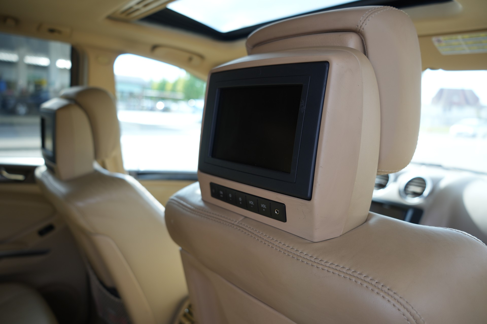 MERCEDES-BENZ ML 63 AMG 4Matic 7G-Tronic-image-10