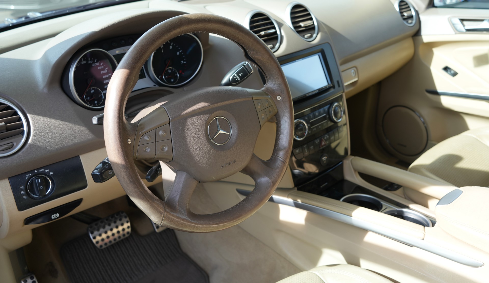 MERCEDES-BENZ ML 63 AMG 4Matic 7G-Tronic-image-7