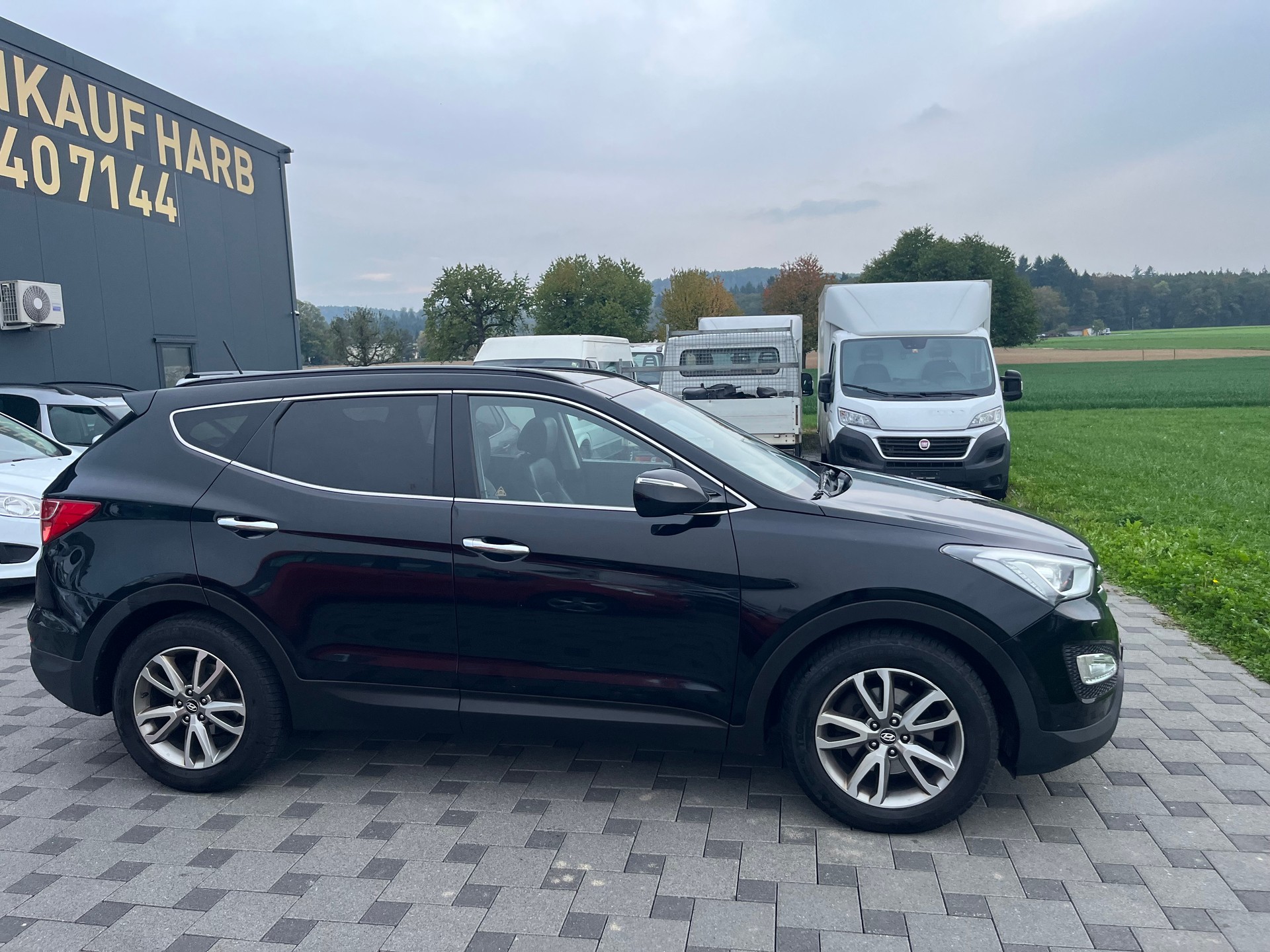 HYUNDAI Santa Fe 2.2 CRDI Comfort 4WD Automatic-image-1