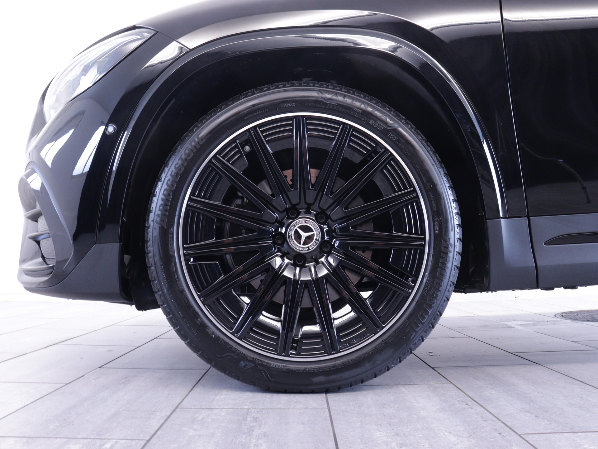 MERCEDES-BENZ GLA-Klasse GLA 200 Night Star AMG Line-image-13