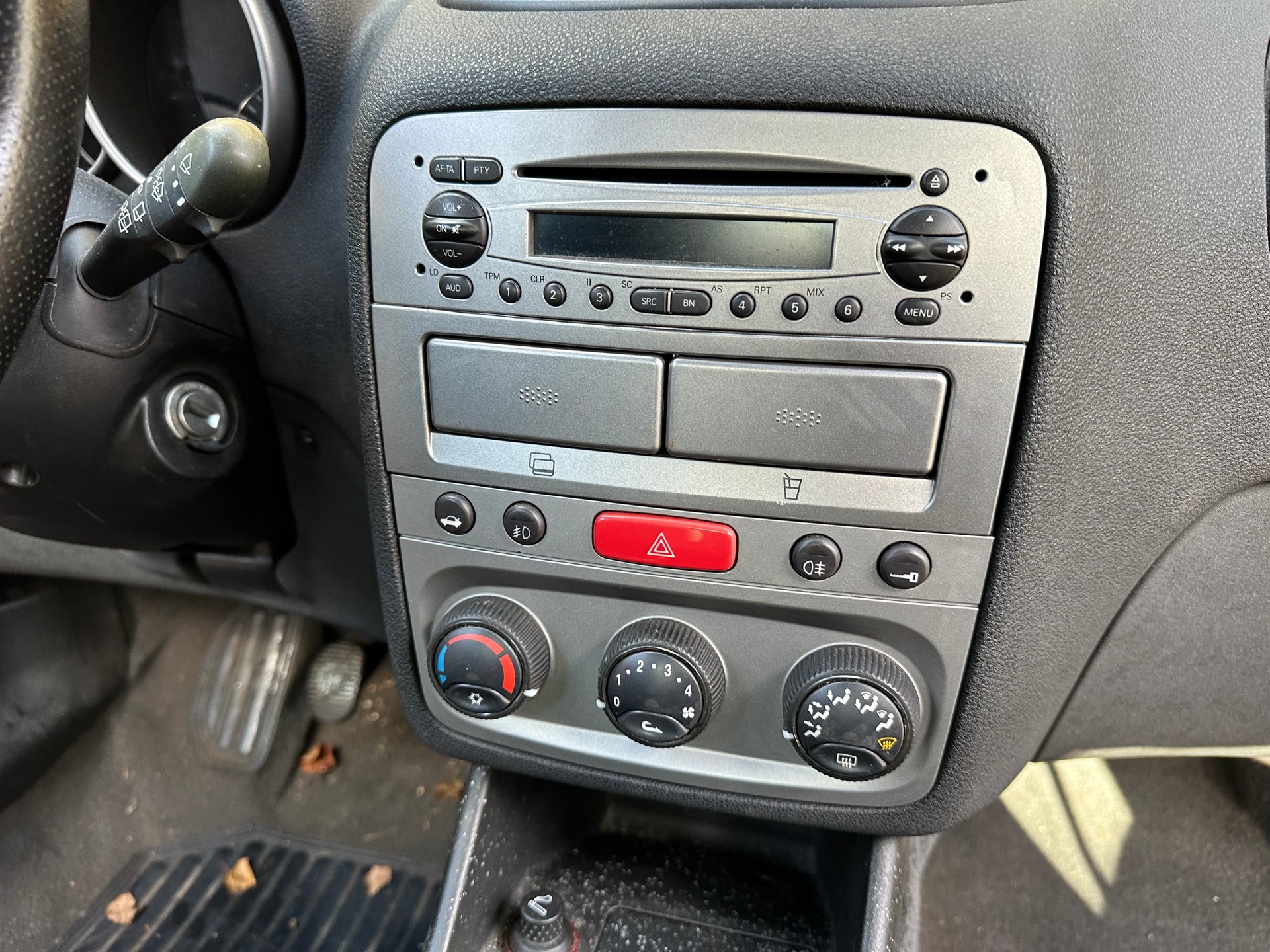 ALFA ROMEO 147 1.6 TS 16V Impression FIXPREIS-image-10