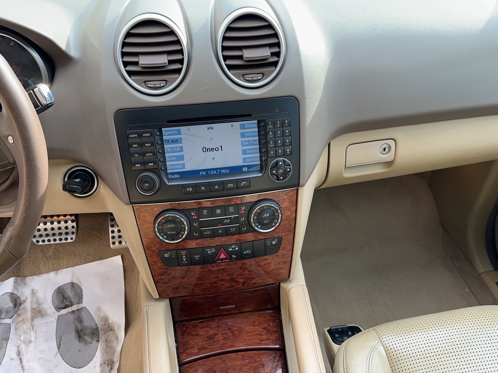 MERCEDES-BENZ ML 63 AMG 4Matic 7G-Tronic-image-12