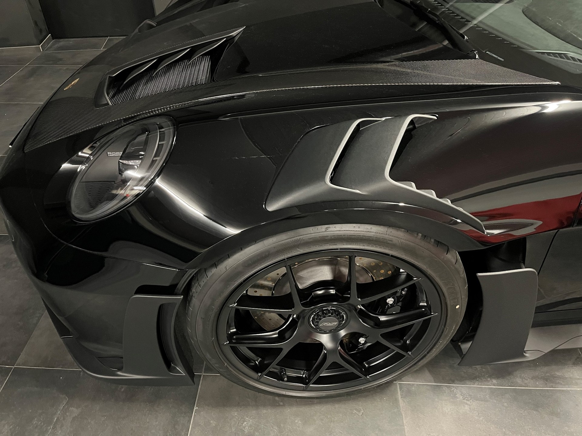 PORSCHE 911 GT3 RS-image-5