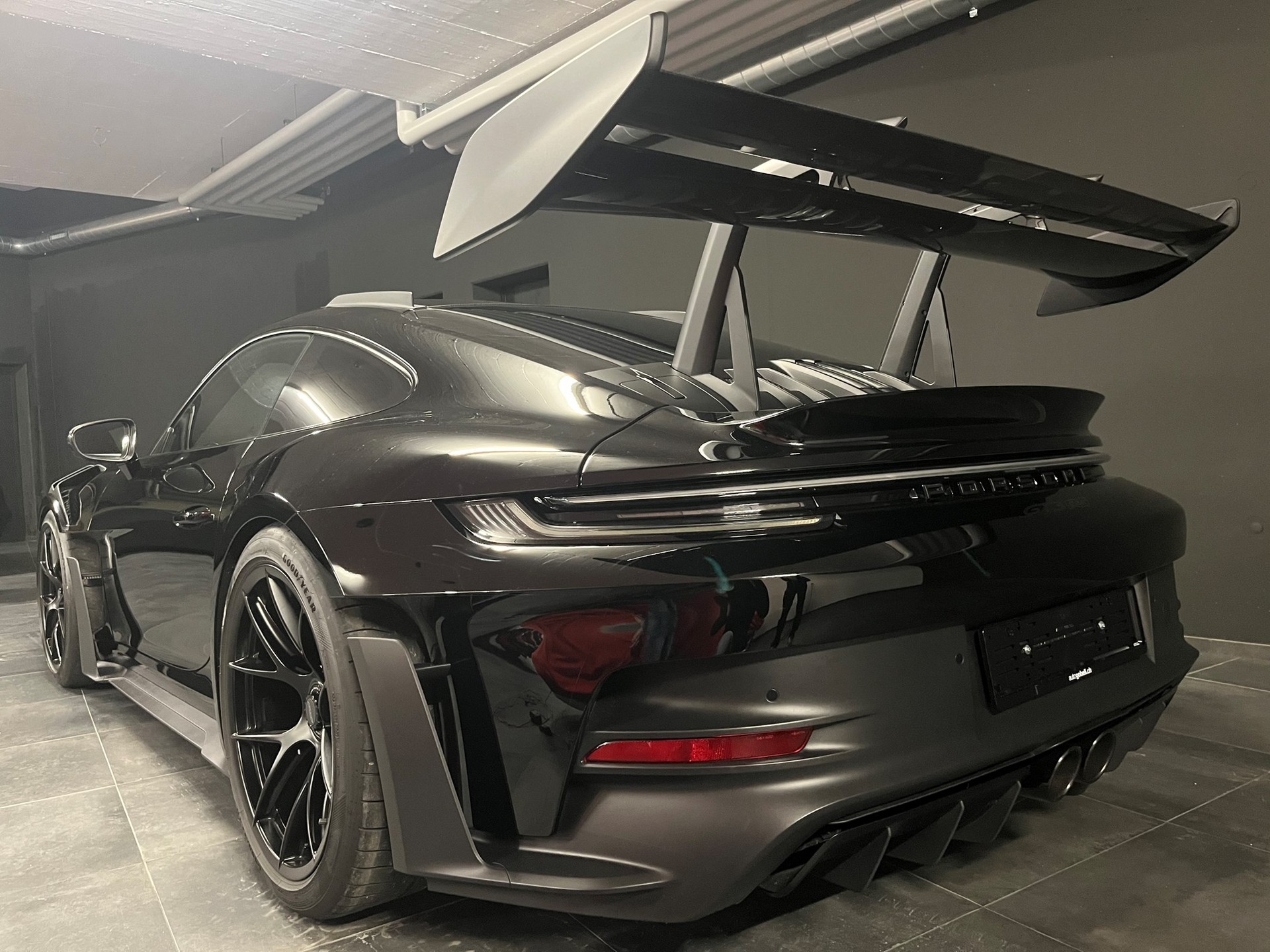 PORSCHE 911 GT3 RS-image-4