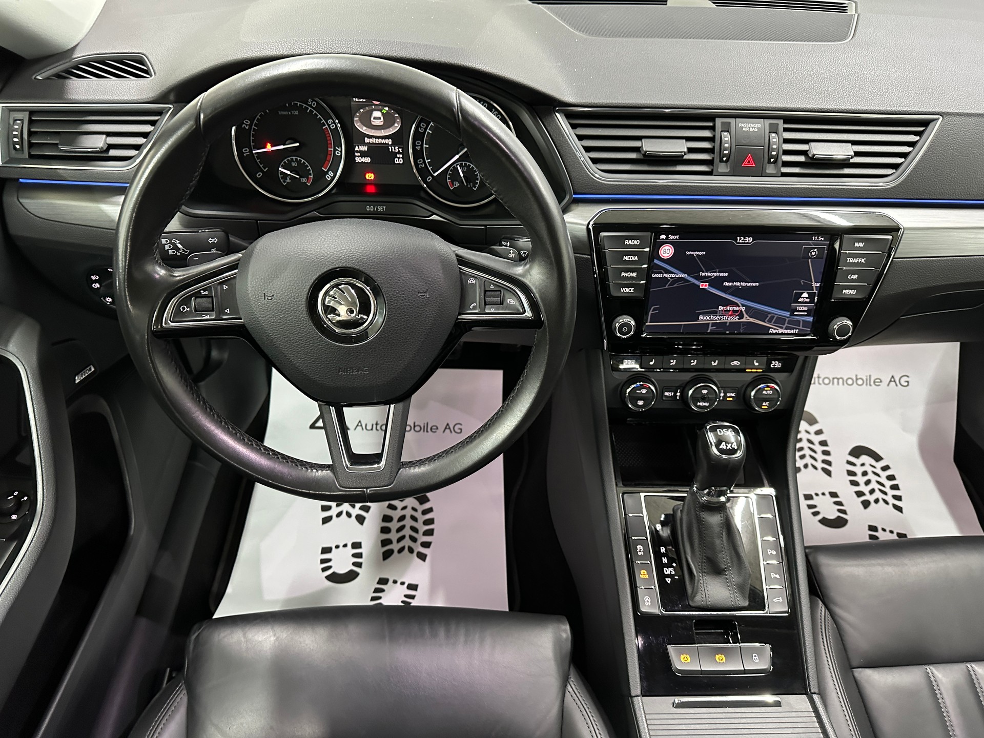 SKODA Superb Combi 2.0 TSI Style DSG 4x4-image-10