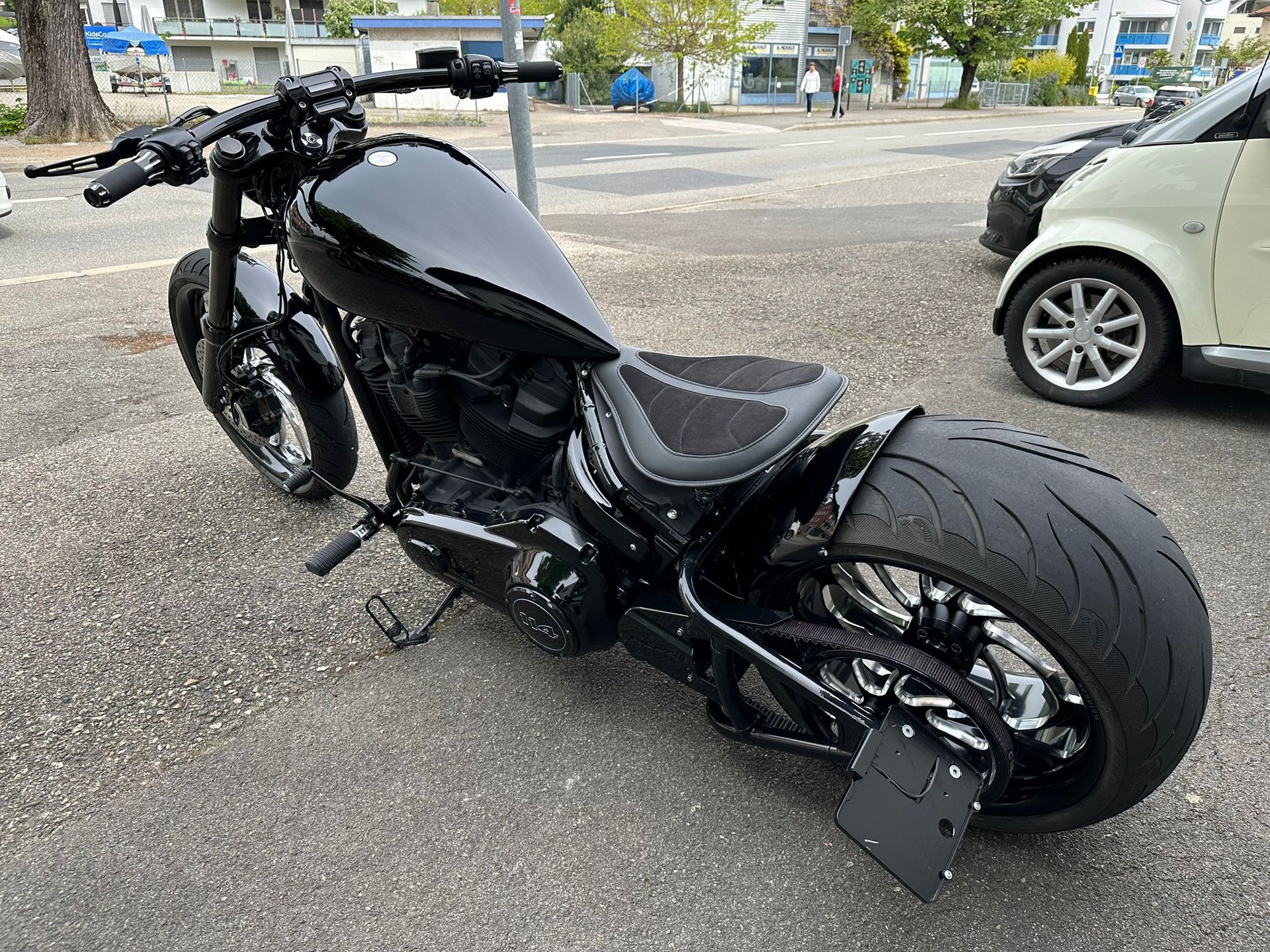 HARLEY-DAVIDSON FXBRS Breakout 114 ABS-image-1