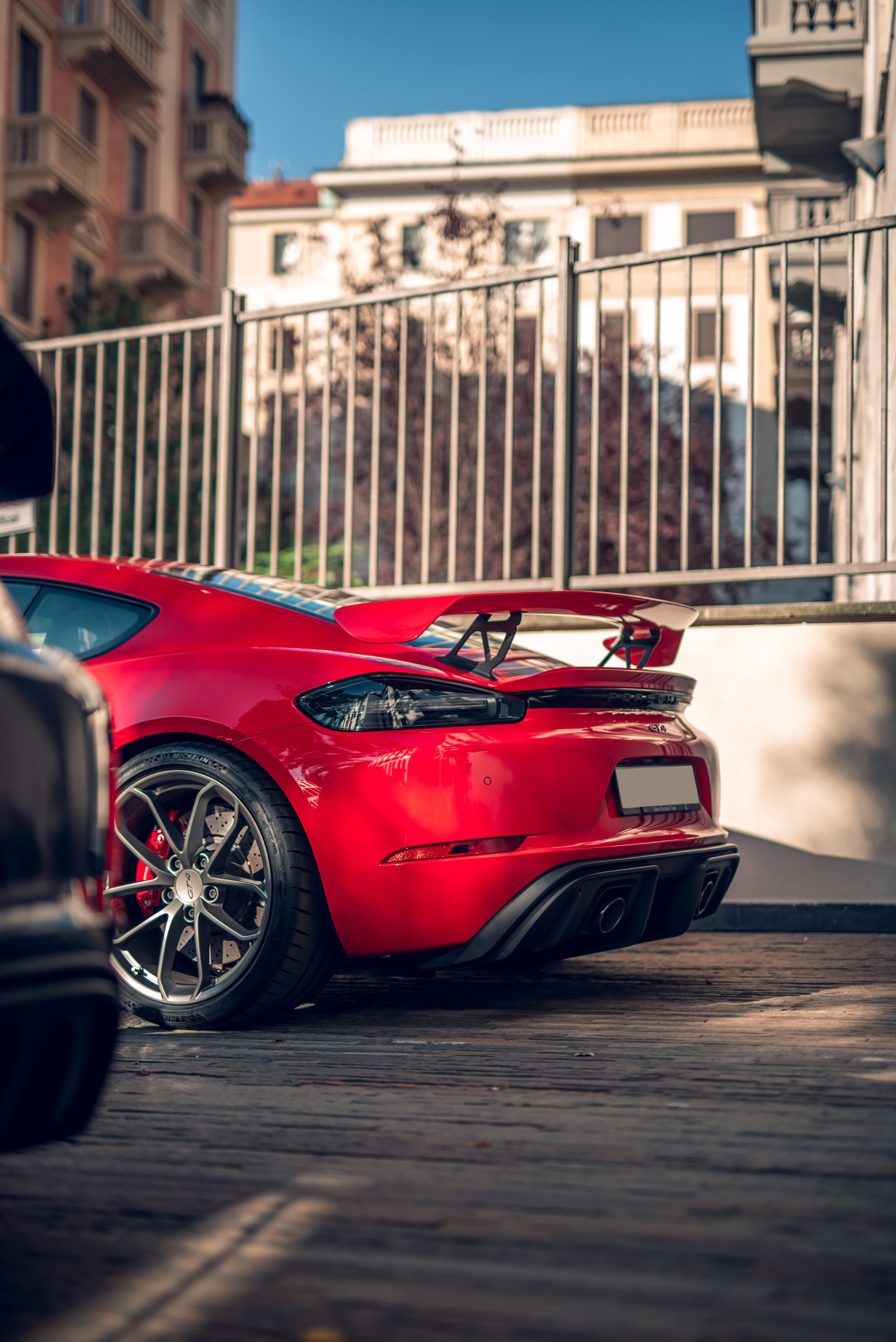 PORSCHE 718 Cayman GT4 PDK || Summer & Winter Tyres included-image-2