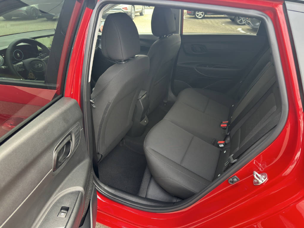 HYUNDAI i20 1.0 T-GDi Amplia Safe Tec-image-8