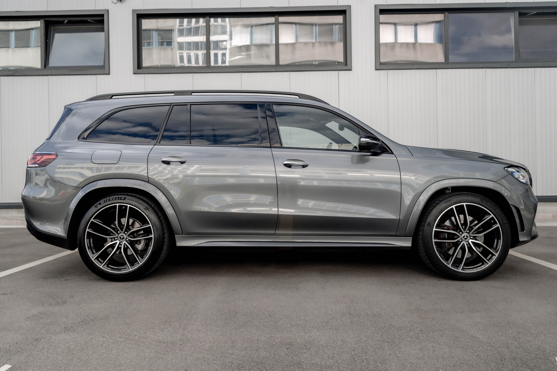 MERCEDES-BENZ GLS 400 d 4Matic AMG Line 9G-Tronic * traumhafte Ausstattung * ab MFK & Service *-image-3