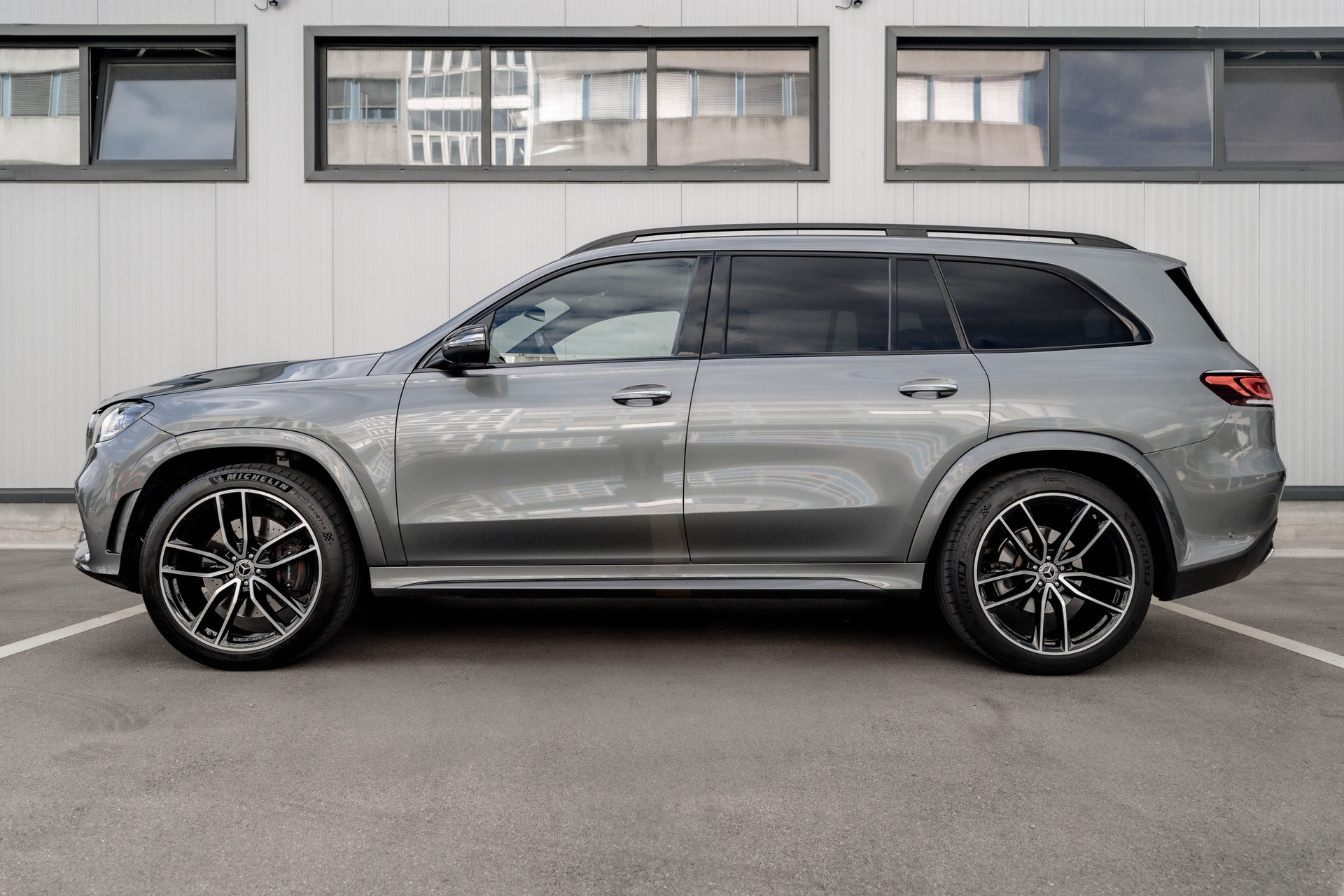 MERCEDES-BENZ GLS 400 d 4Matic AMG Line 9G-Tronic * traumhafte Ausstattung * ab MFK & Service *-image-7