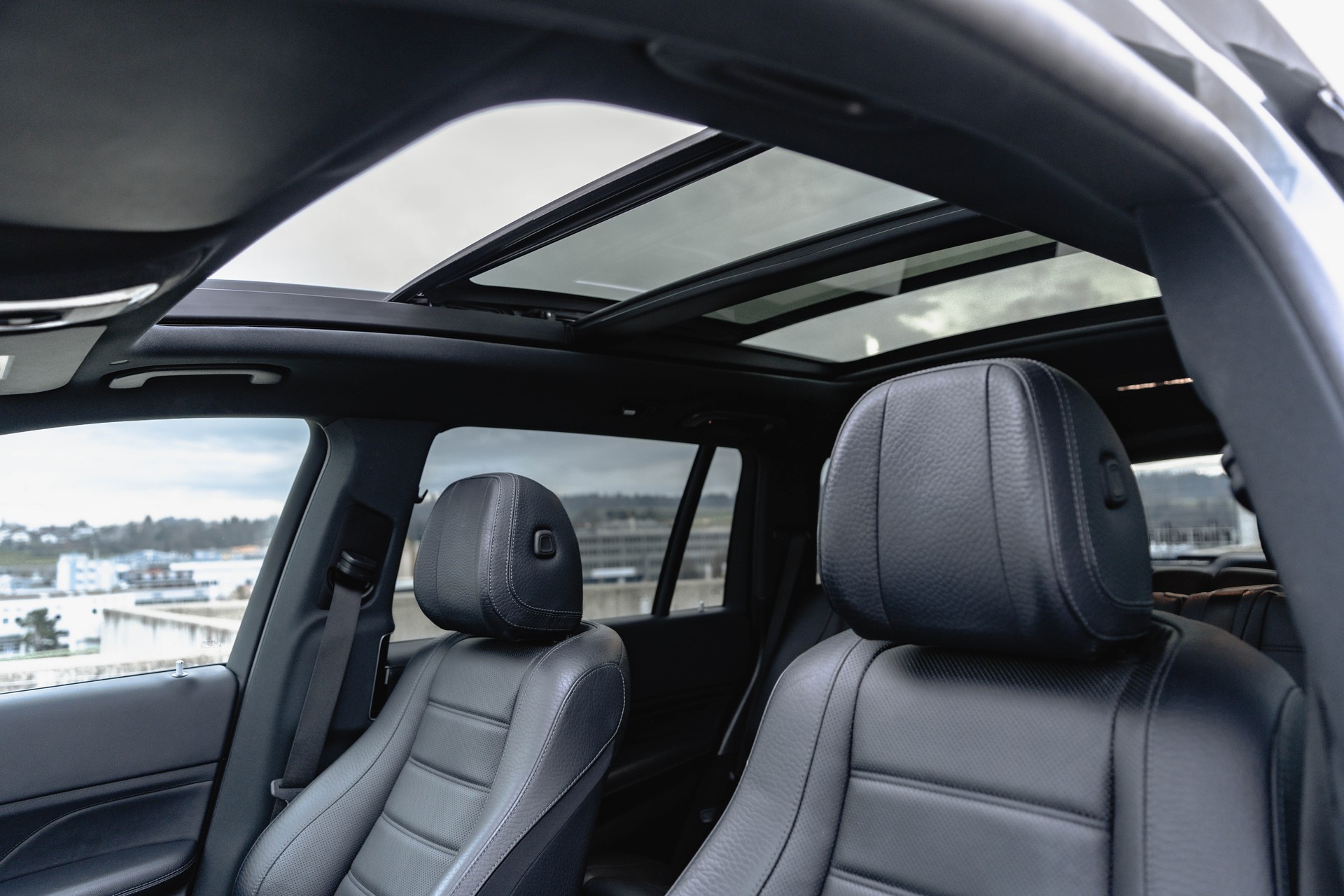 MERCEDES-BENZ GLS 400 d 4Matic AMG Line 9G-Tronic * traumhafte Ausstattung * ab MFK & Service *-image-20