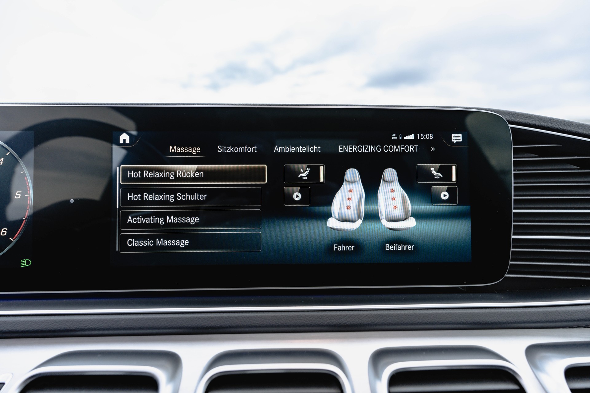 MERCEDES-BENZ GLS 400 d 4Matic AMG Line 9G-Tronic * traumhafte Ausstattung * ab MFK & Service *-image-16