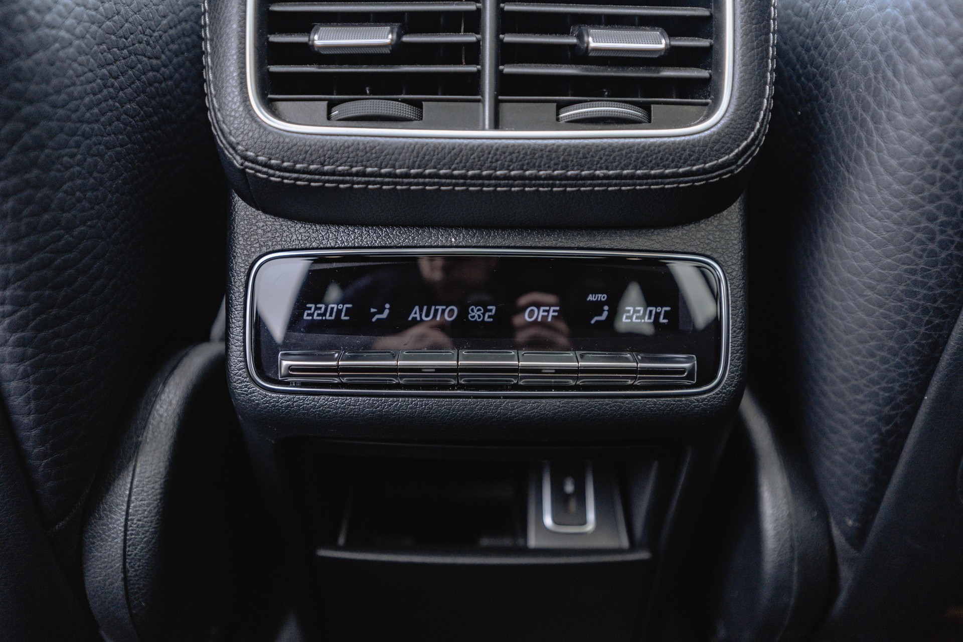 MERCEDES-BENZ GLS 400 d 4Matic AMG Line 9G-Tronic * traumhafte Ausstattung * ab MFK & Service *-image-22