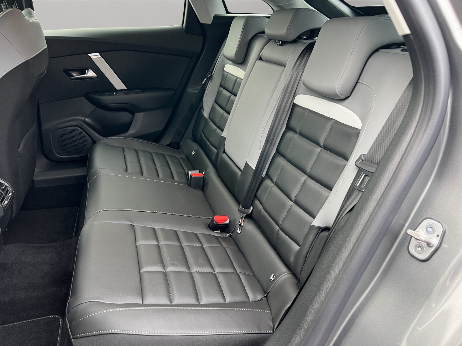 CITROEN C4 HEV Max e-DCS6 Hybrid Automat, Werksgarantie bis 2030-image-13
